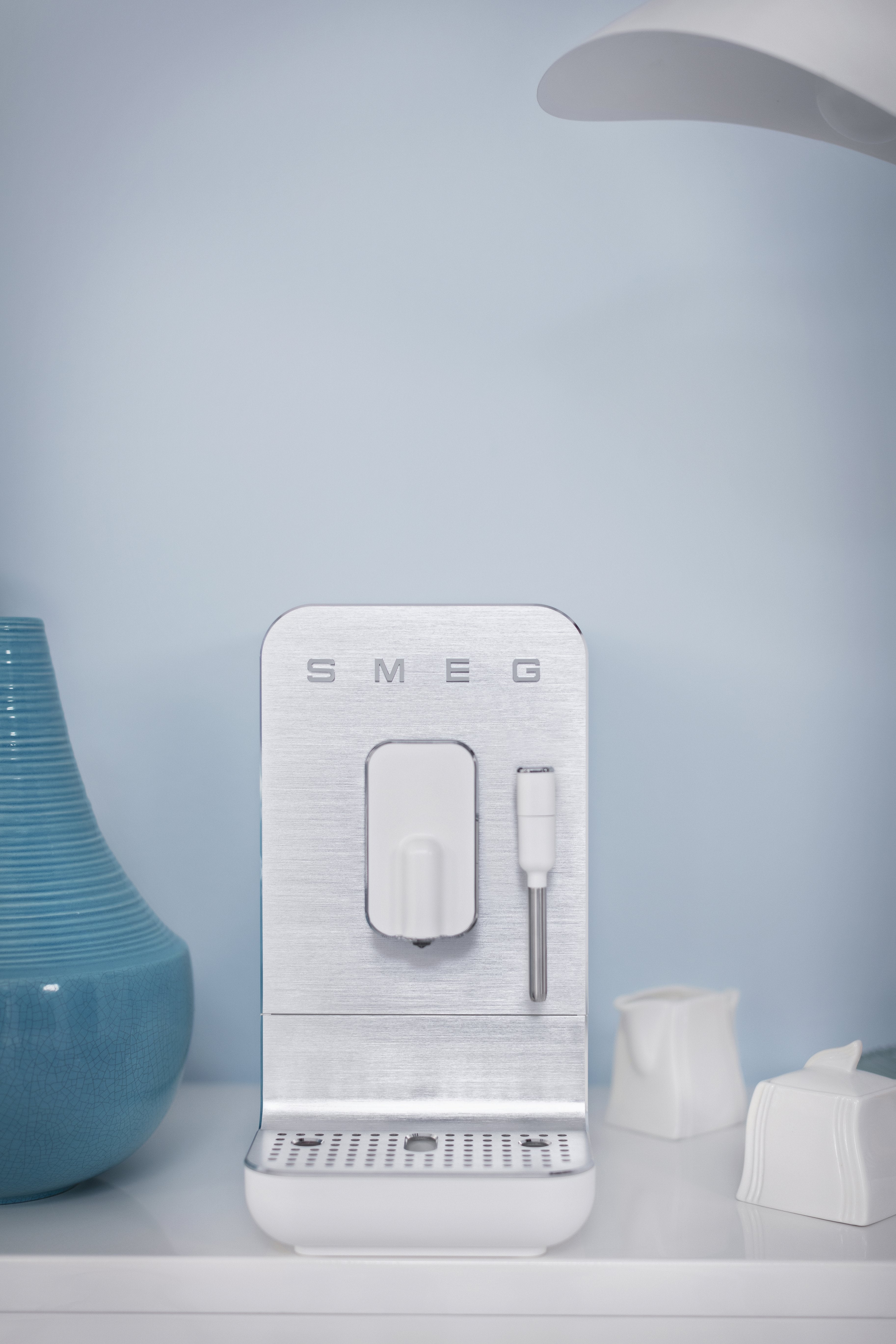 EAN 8017709334932 - Smeg BCC12WHMEU cafetera eléctrica Máquina espresso 1,4 L imagen 22