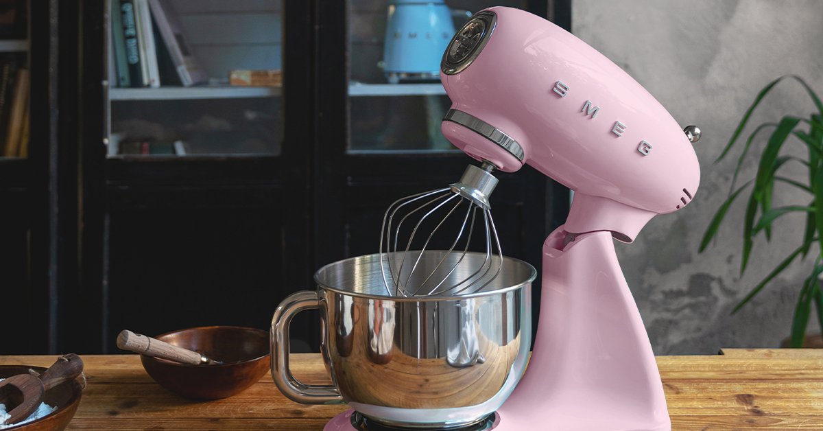 EAN 8017709319212 - Smeg SMF03PKEU batidora Batidora de varillas 800 W Rosa imagen 9