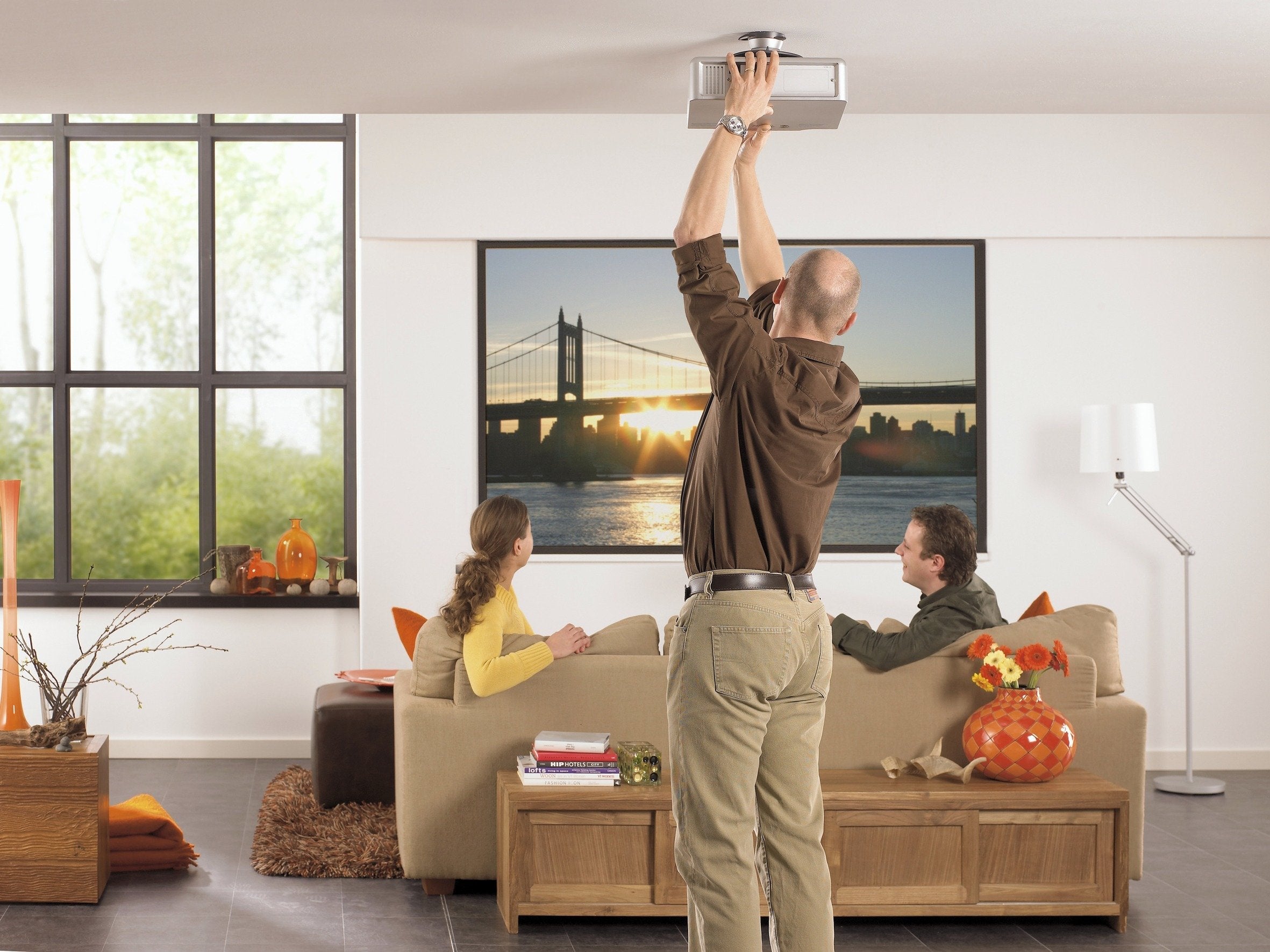 Soporte De Techo Para Proyector Vogels Epc 6545 Articulación Con Bisagra Esférica Organizador De Cables Cubierta Para El Techo