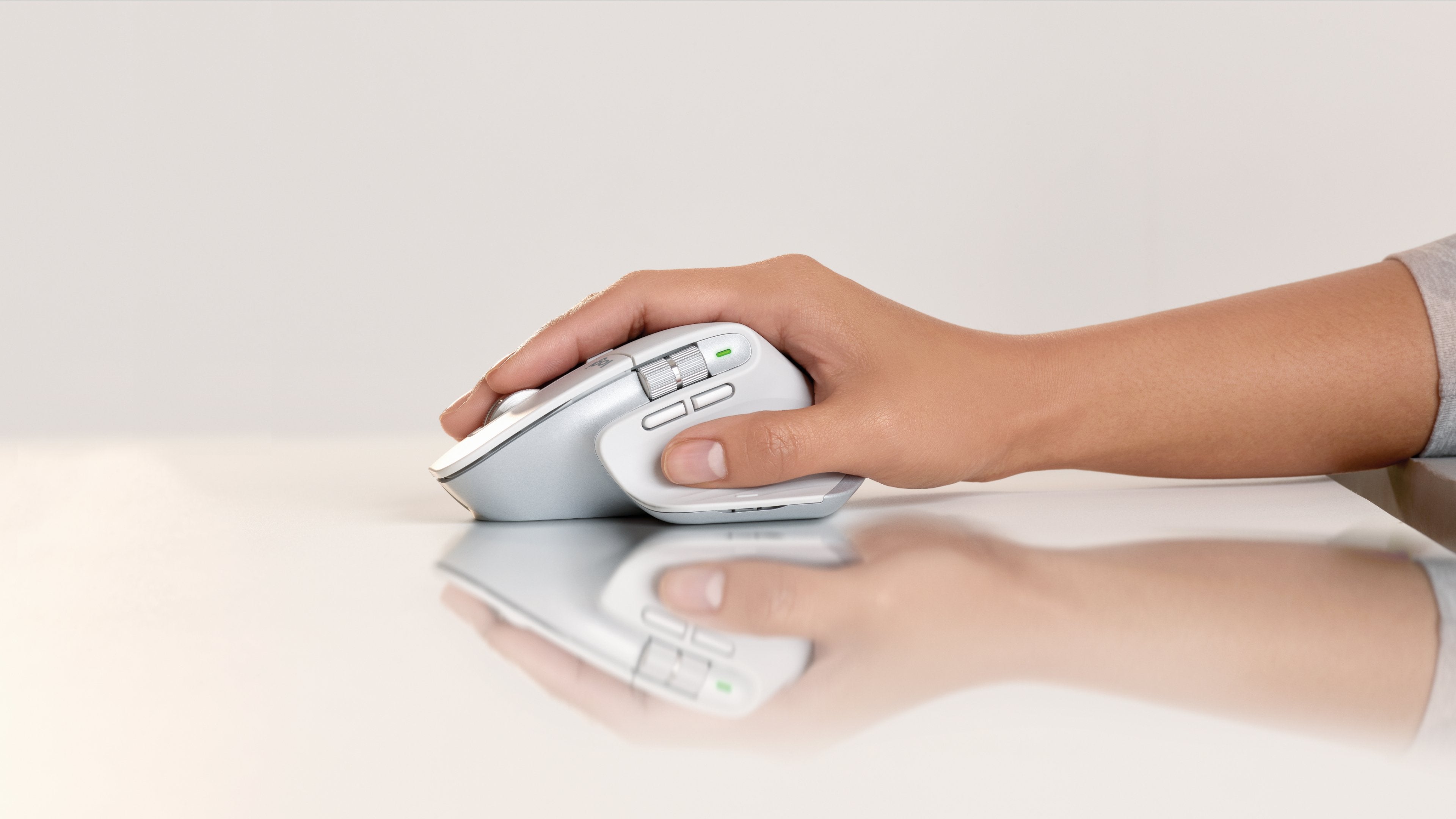 EAN 5099206103733 - Logitech 910-006560 ratón Oficina mano derecha Bluetooth Laser 8000 DPI imagen 8
