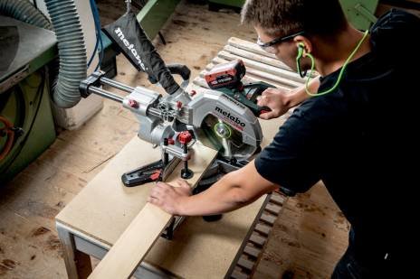EAN 4061792235854 - Metabo KGS 18 LTX BL 4000 RPM imagen 4