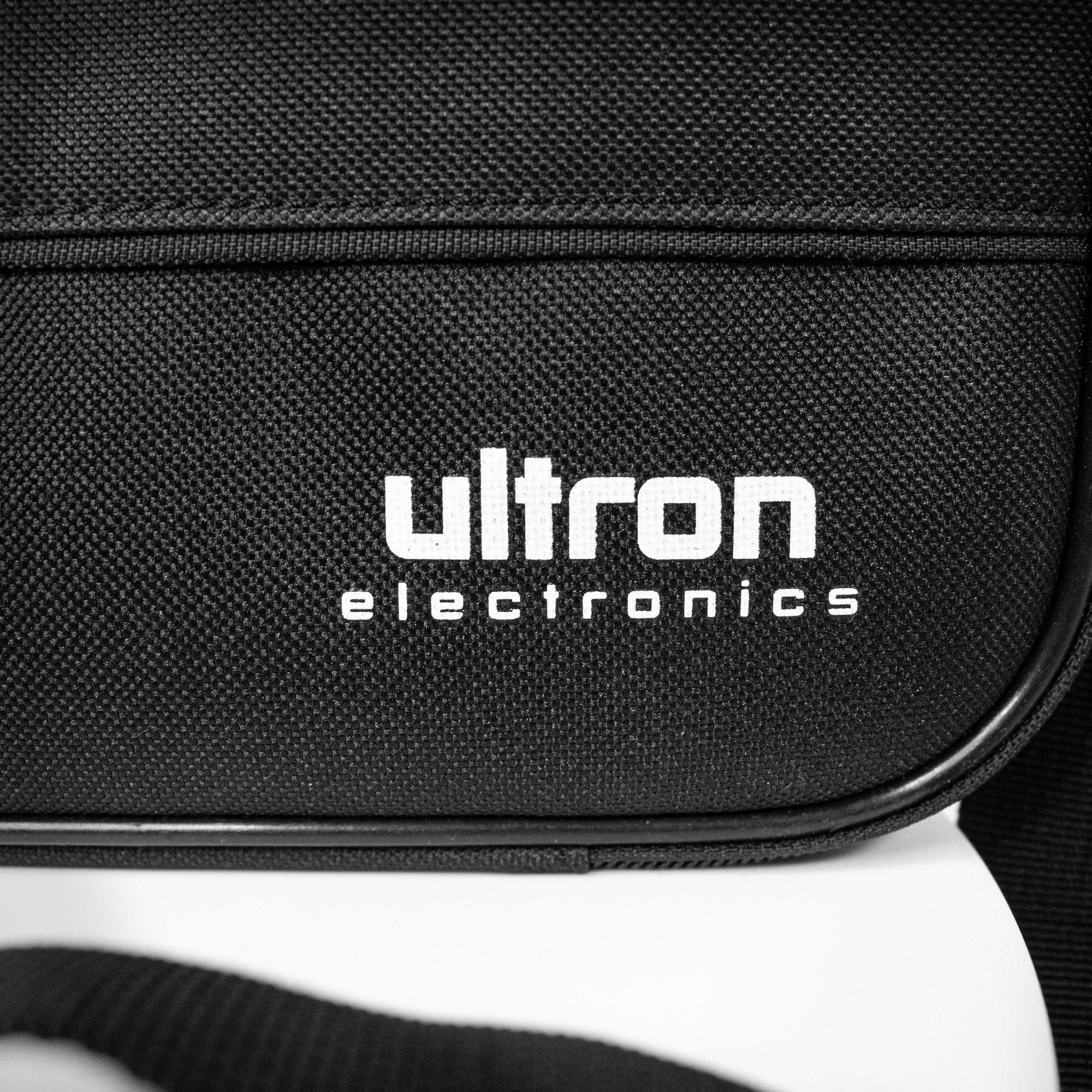 Ultron Nb Maletín Para Portátil 43,2 Cm (17") Negro