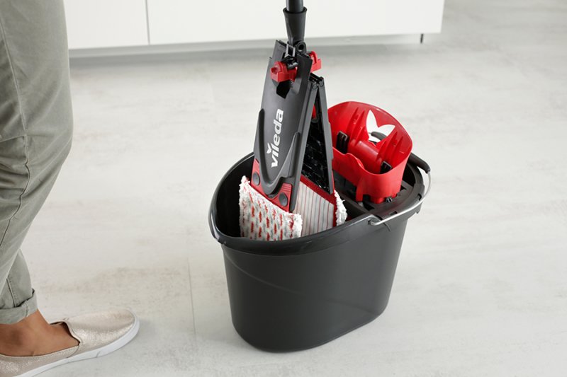 EAN 4023103212046 - Vileda Ultramax XL fregona Húmedo Microfibra Rojo, Blanco imagen 5