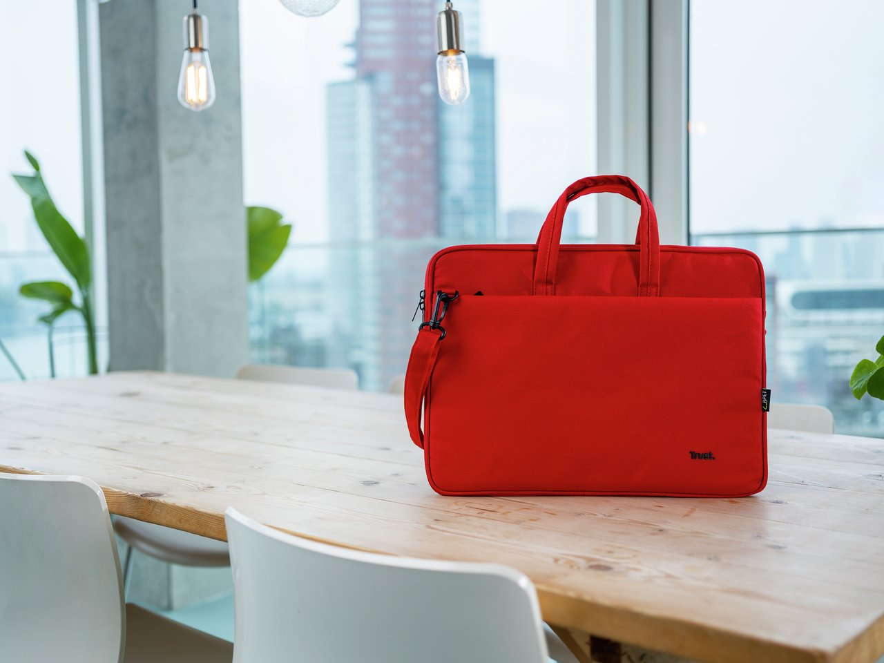 EAN 8713439244496 - Trust Bologna 40,6 cm (16") Maletín Rojo imagen 4