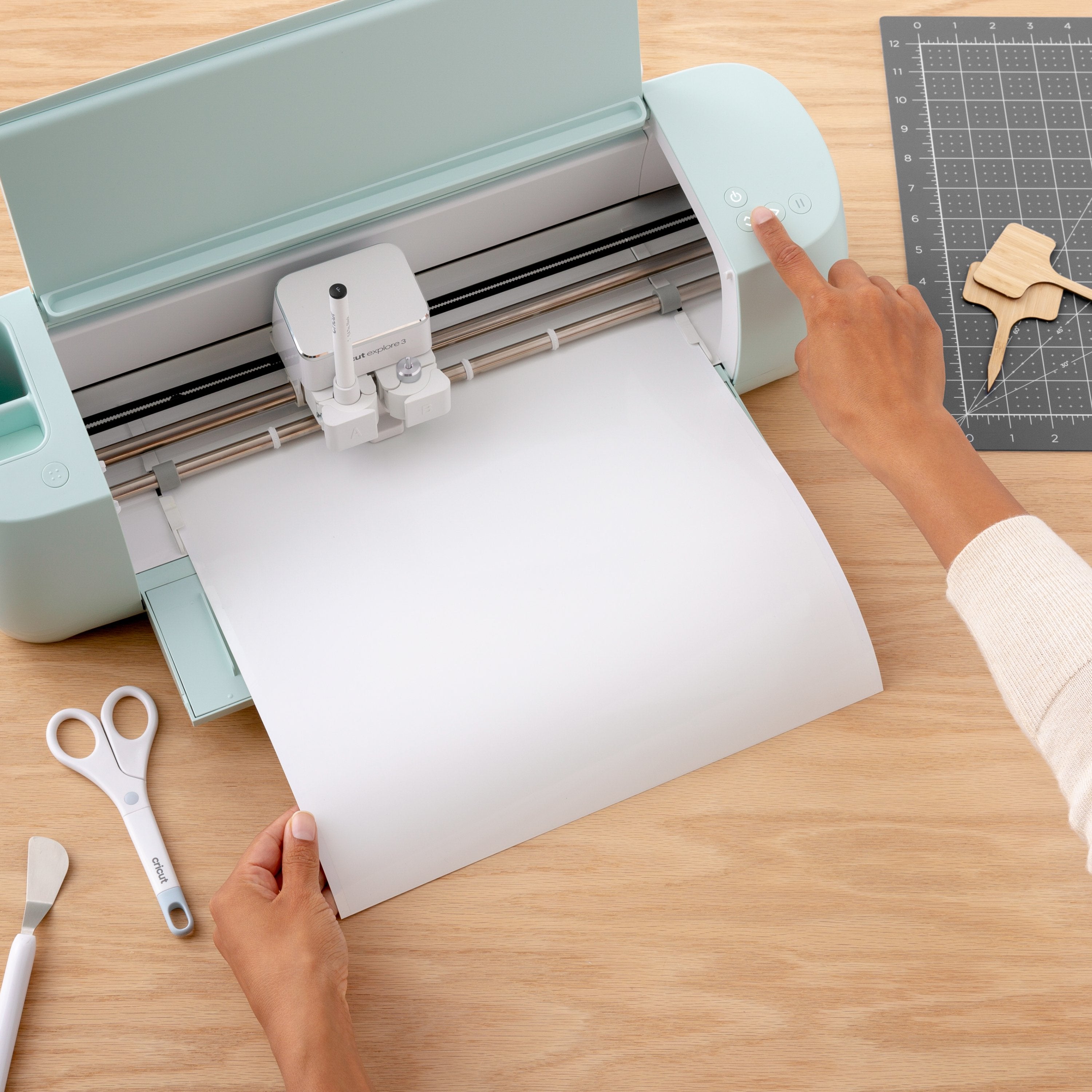 EAN 0093573817304 - Cricut Smart Label Rollo de vinilo de termotransferencia imagen 2