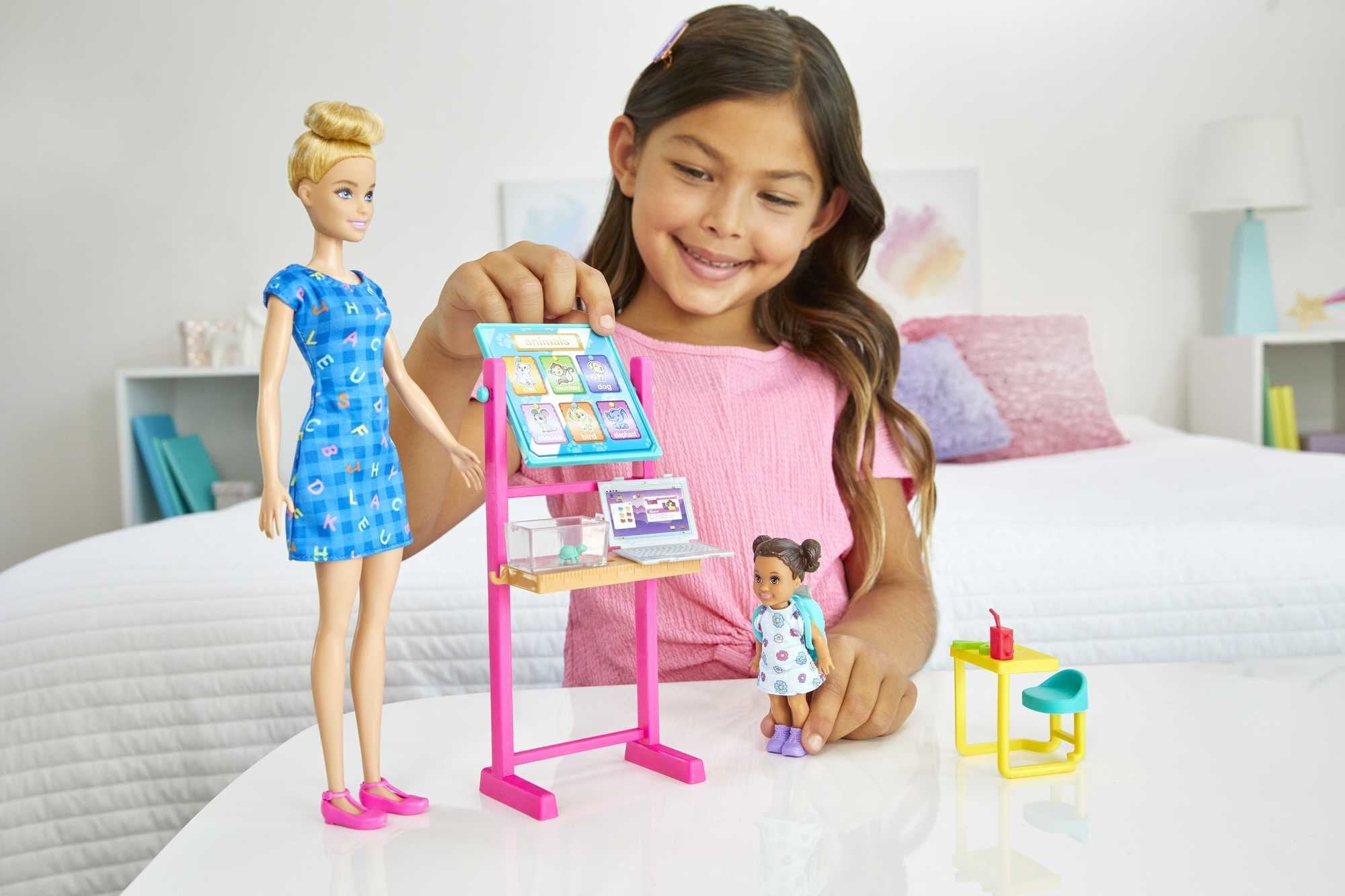 Muñeca Maestra Caucasica Barbie