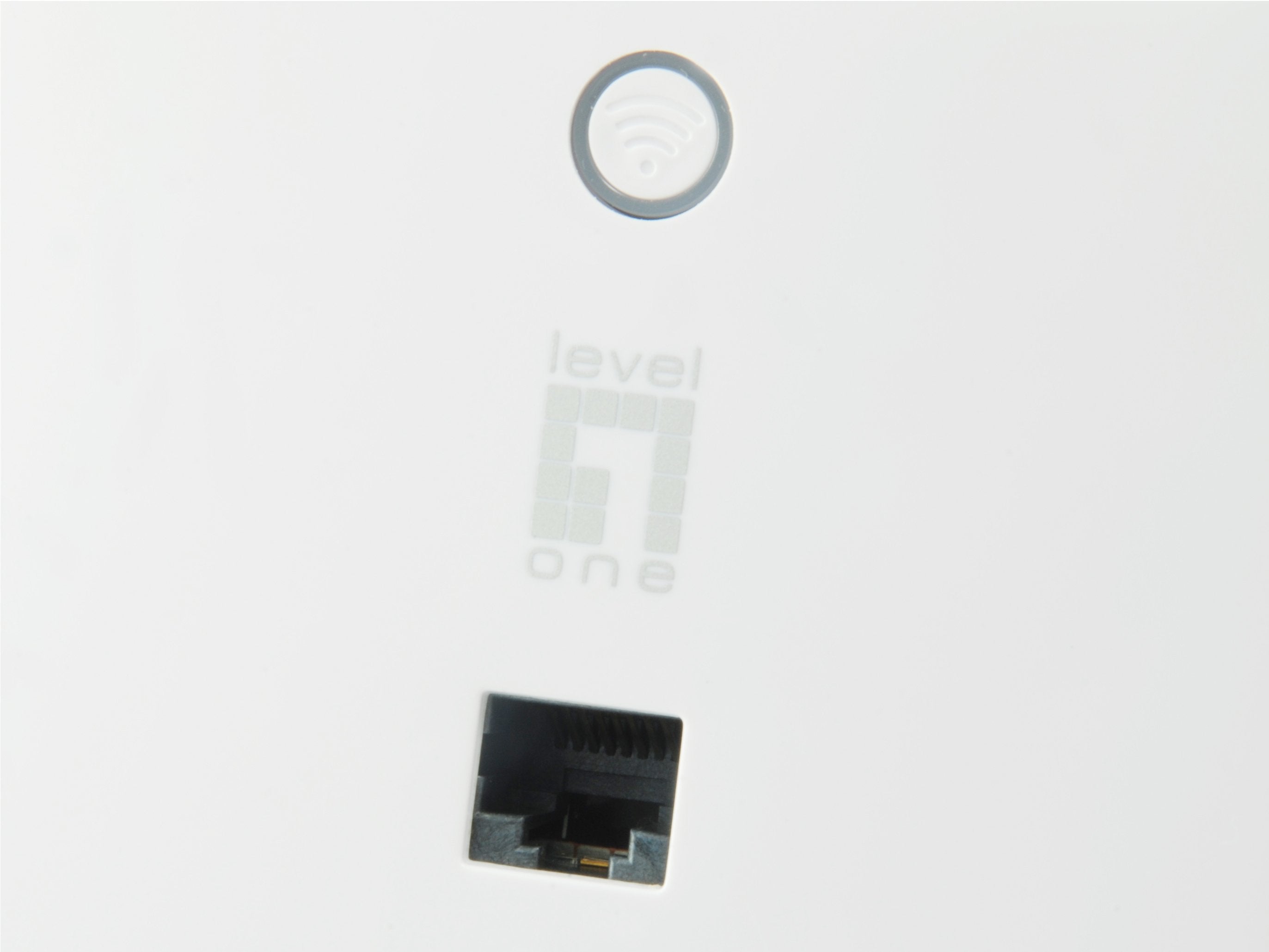 Punto De Acceso Wifi Level One Ac750 Poe Para Montaje En Pared