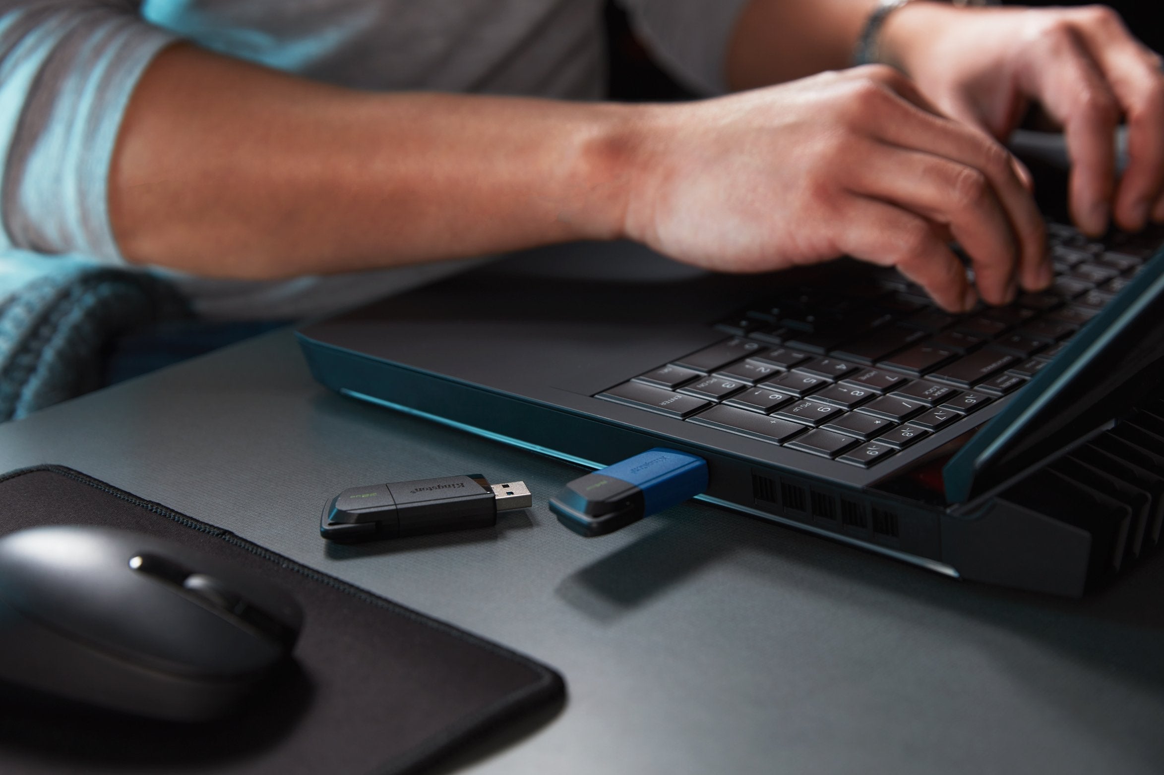 EAN 0740617326260 - Kingston Technology DataTraveler Exodia M unidad flash USB USB tipo A 3.2 Gen 1 (3.1 Gen 1) Negro, Azul imagen 12