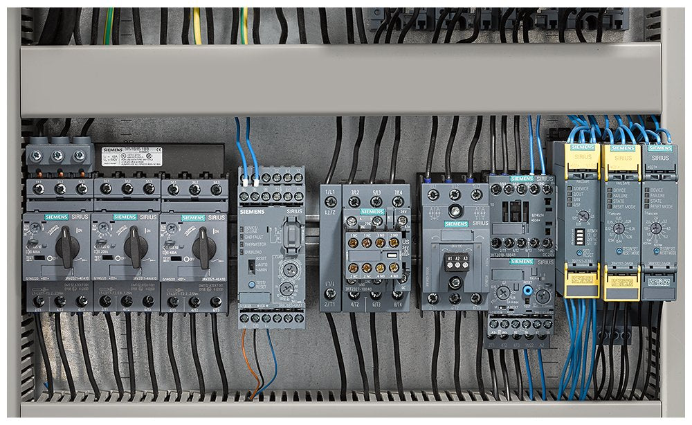 Siemens 3rt20161ap01 Schtz Ac-3 4kw 400v 1s 230vac 50 60hz 3p S00