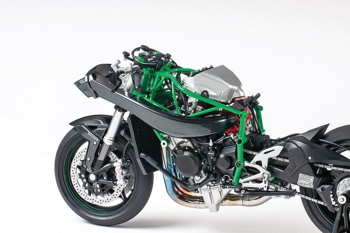 EAN 4950344141319 - Tamiya Kawasaki Ninja H2R Maqueta de motocicleta Kit de montaje 1:12 imagen 6