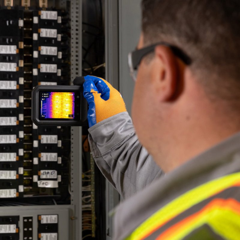 EAN 4743254007727 - FLIR One C8 cámara térmica Negro 320 x 240 Pixeles Pantalla incorporada LCD imagen 7