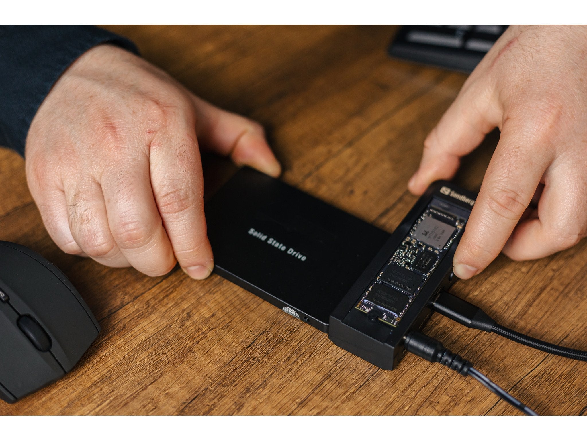 EAN 5705730136498 - Sandberg 136-49 base de conexión para disco duro USB 3.2 Gen 2 (3.1 Gen 2) Type-C Negro imagen 10