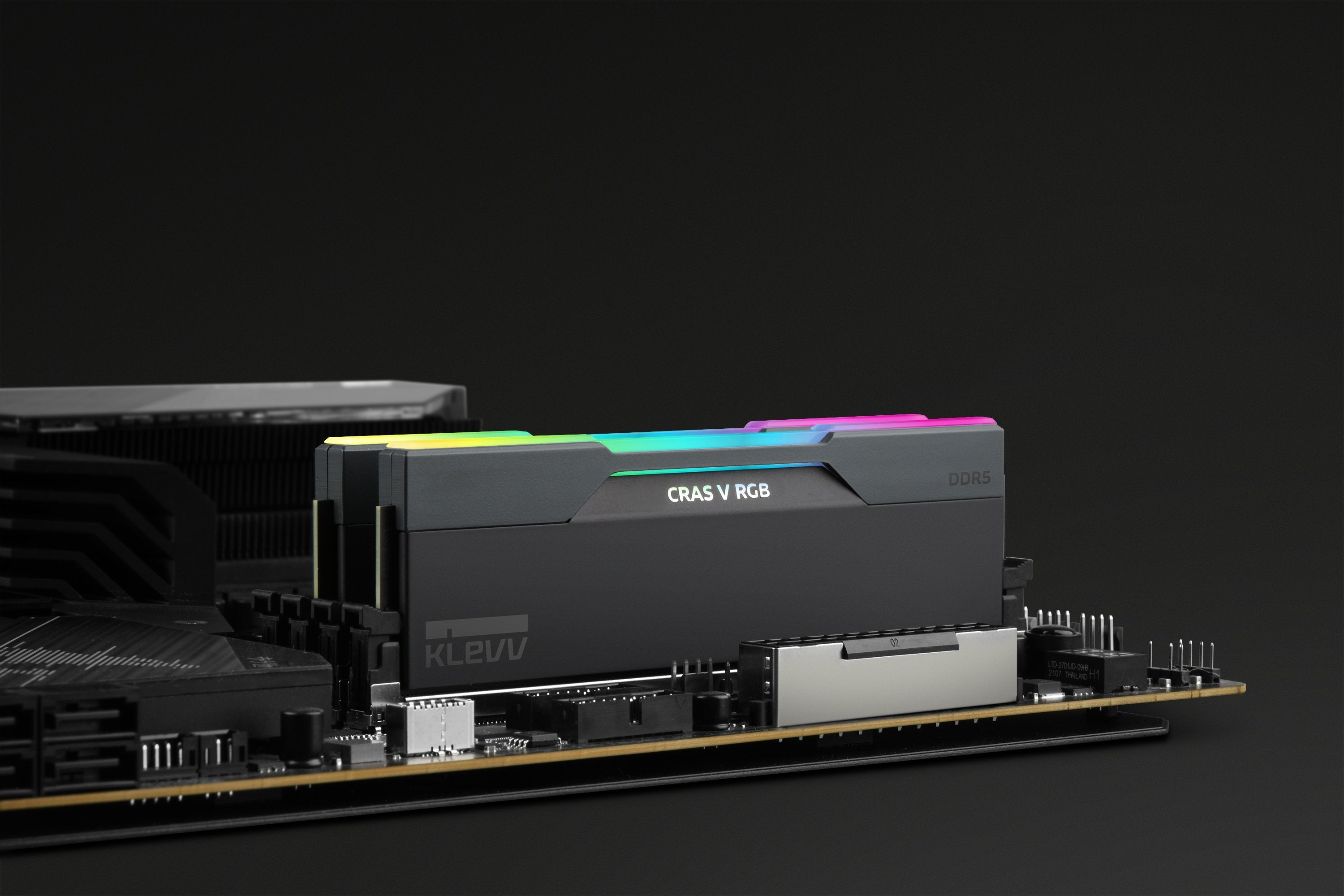 Klevv Memoria Ram Cras V Rgb Obsidian Negro - 32 Gb (2 X 16 Gb Kit) - Ddr5 6400 Udimm Cl30