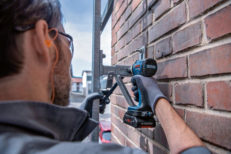 Bosch Professional Atornillador De Impacto A Batería Gds 18v-330 Hc Professional Solo Azul/Negro, Sin Batería Ni Cargador, En L-Boxx