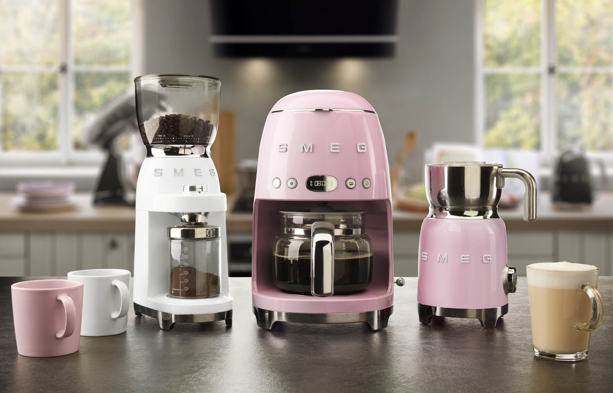 EAN 8017709318017 - Smeg CGF11WHEU molinillo de café 150 W Blanco imagen 7