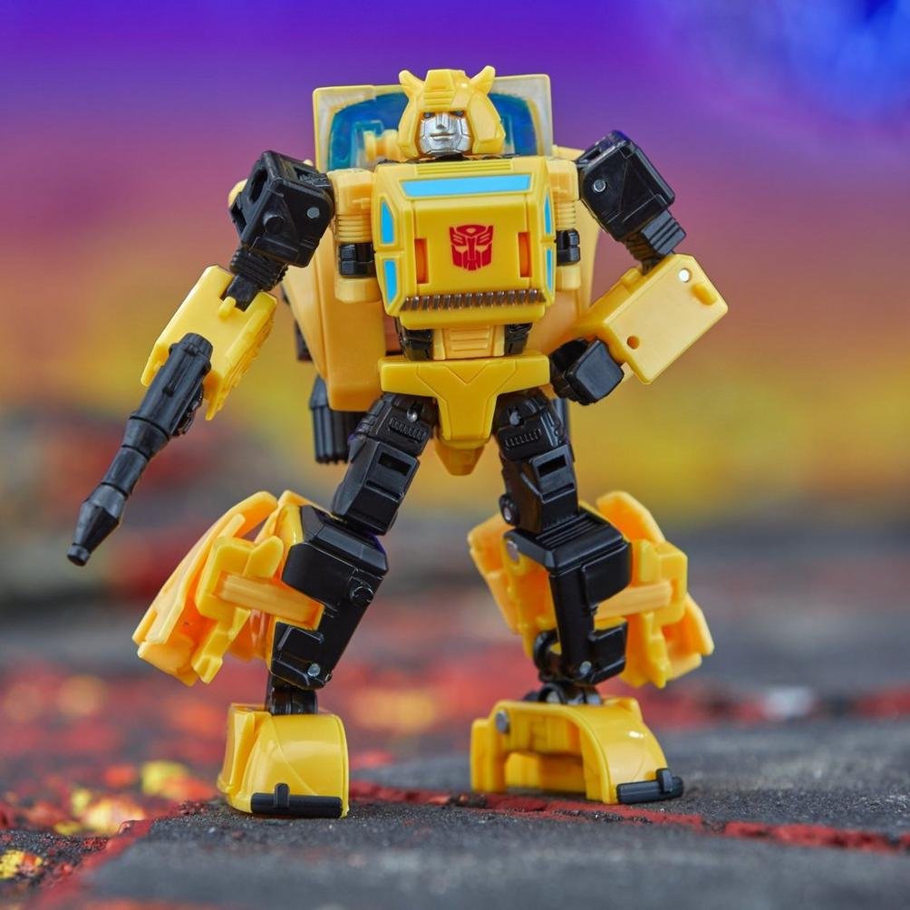 EAN 5010996288974 - Hasbro Transformers: Legacy Deluxe Class Origin Bumblebee imagen 8