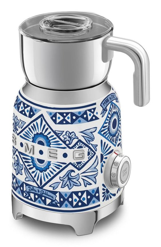 EAN 8017709323790 - Smeg MFF01DGBEU espumador o calentador de leche Automatic milk frother/warmer Azul, Plata, Blanco imagen 2