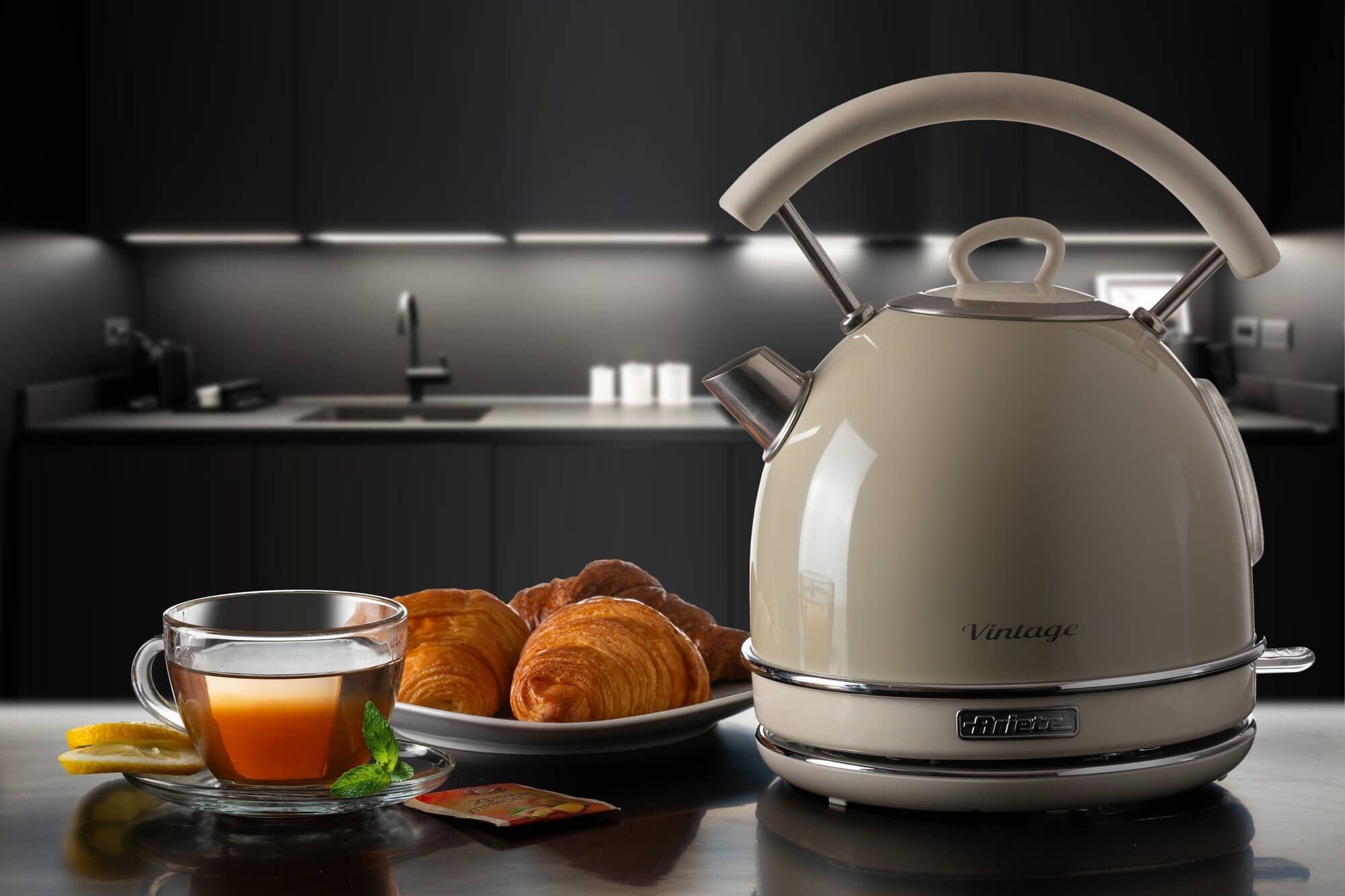 Hervidor De Agua Ariete Vintage Beige2000w1.7lboquilla De Precisiónfiltro Antical Extraiblebase 360º