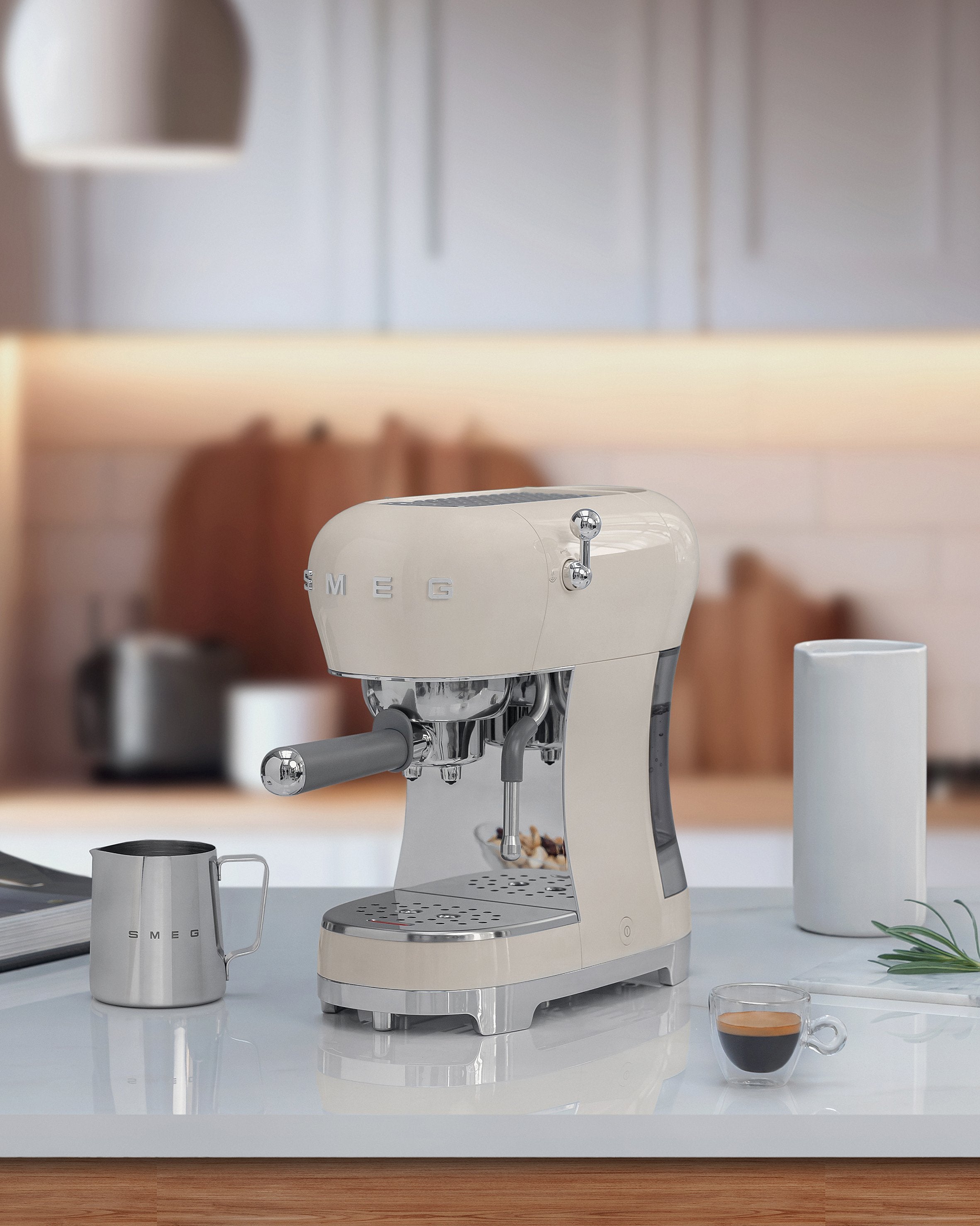 EAN 8017709324827 - Smeg ECF02CREU cafetera eléctrica Manual Máquina espresso 1,1 L imagen 12