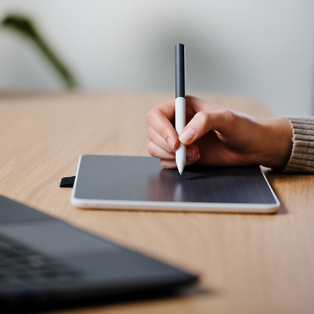 EAN 4949268623360 - Wacom Intuos One Small tableta digitalizadora Gris, Blanco 152 x 95 mm USB/Bluetooth imagen 14