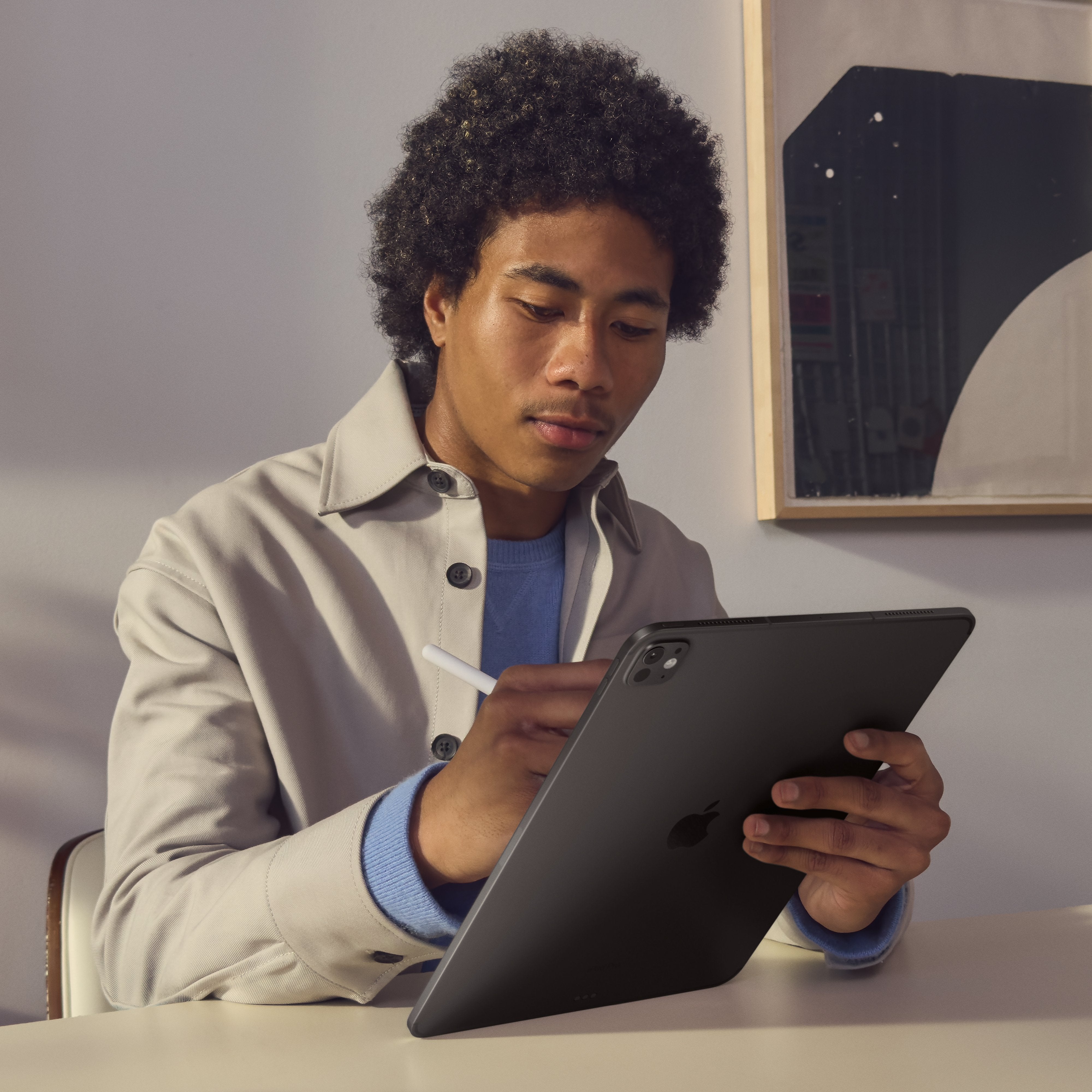 EAN 195949469145 - Apple iPad Pro 5G Apple M TD-LTE & FDD-LTE 2 TB 27,9 cm (11") 16 GB Wi-Fi 6E (802.11ax) iPadOS 17 Negro imagen 4