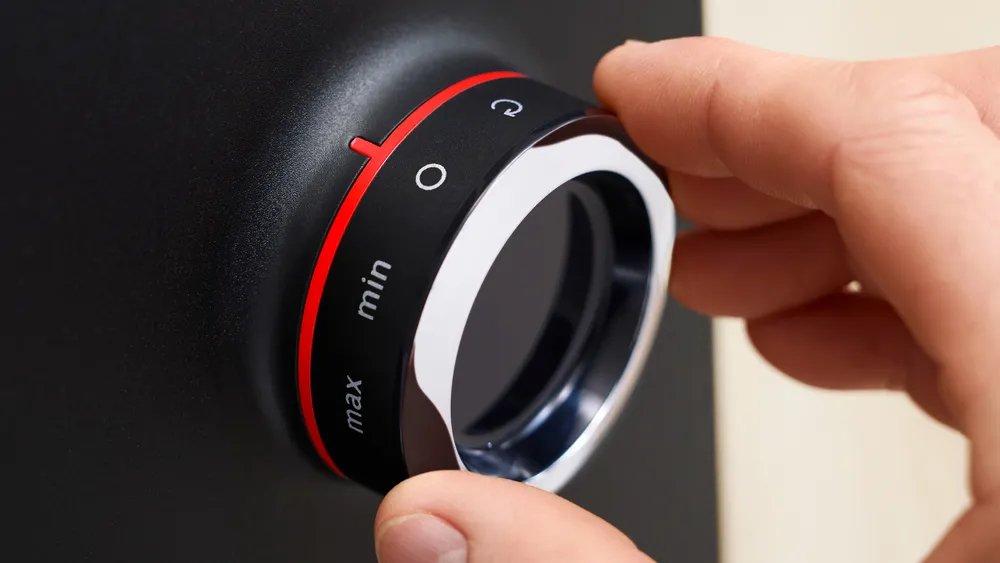 EAN 4242005455911 - Bosch MFWS430B picadora 1900 W Negro, Plata imagen 5