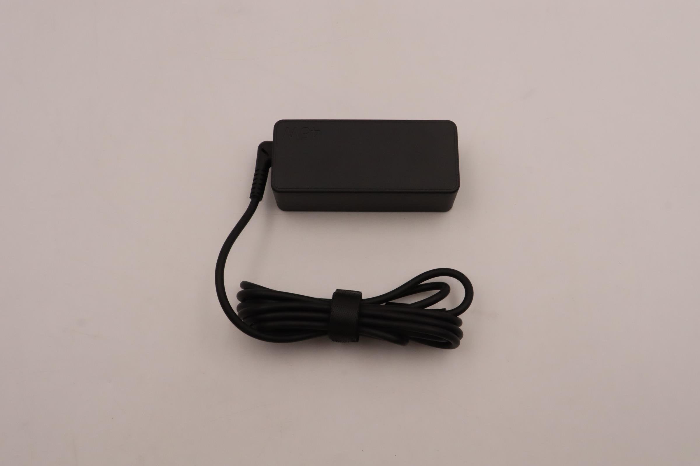 EAN 5715063427071 - Lenovo 5A10W86249 adaptador e inversor de corriente Interior 45 W Negro imagen 2