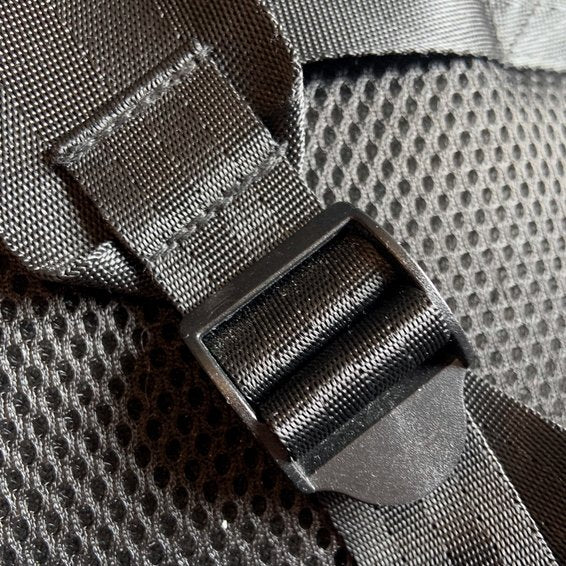 Akira Mochila Para Portátil Y Tablet Impermeable Y Antirrobo 15 Y 16 Pulgadas Rojo