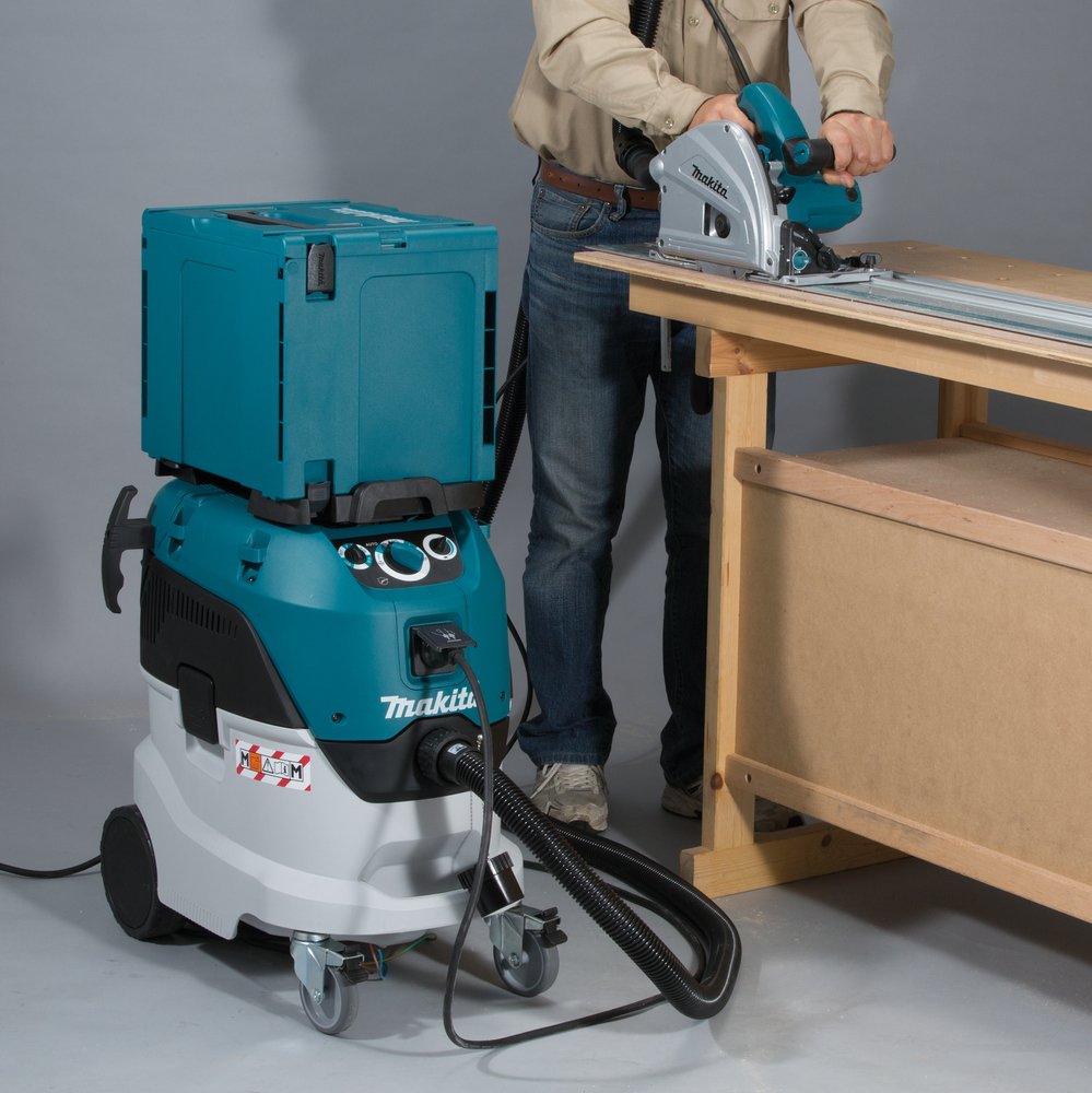 EAN 0088381846035 - Makita VC4210M aspiradora 34 L Aspiradora de tambor Seca y húmeda 1200 W Combinado imagen 2
