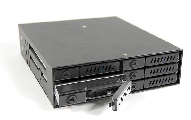 Bahía Chifetec 1x5.25in Para 6x2.5in S-Ata Hdd Hot-Swap Metal