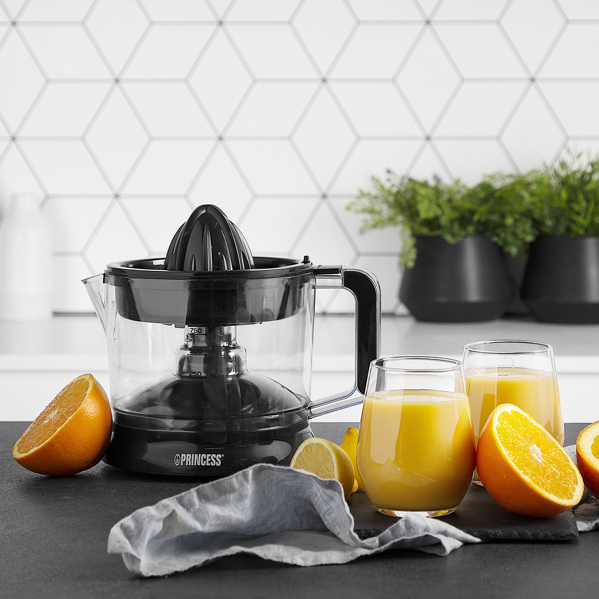 EAN 8713016068453 - Princess 201004 prensa de cítricos eléctricos 1 L 25 W Negro, Transparente imagen 18