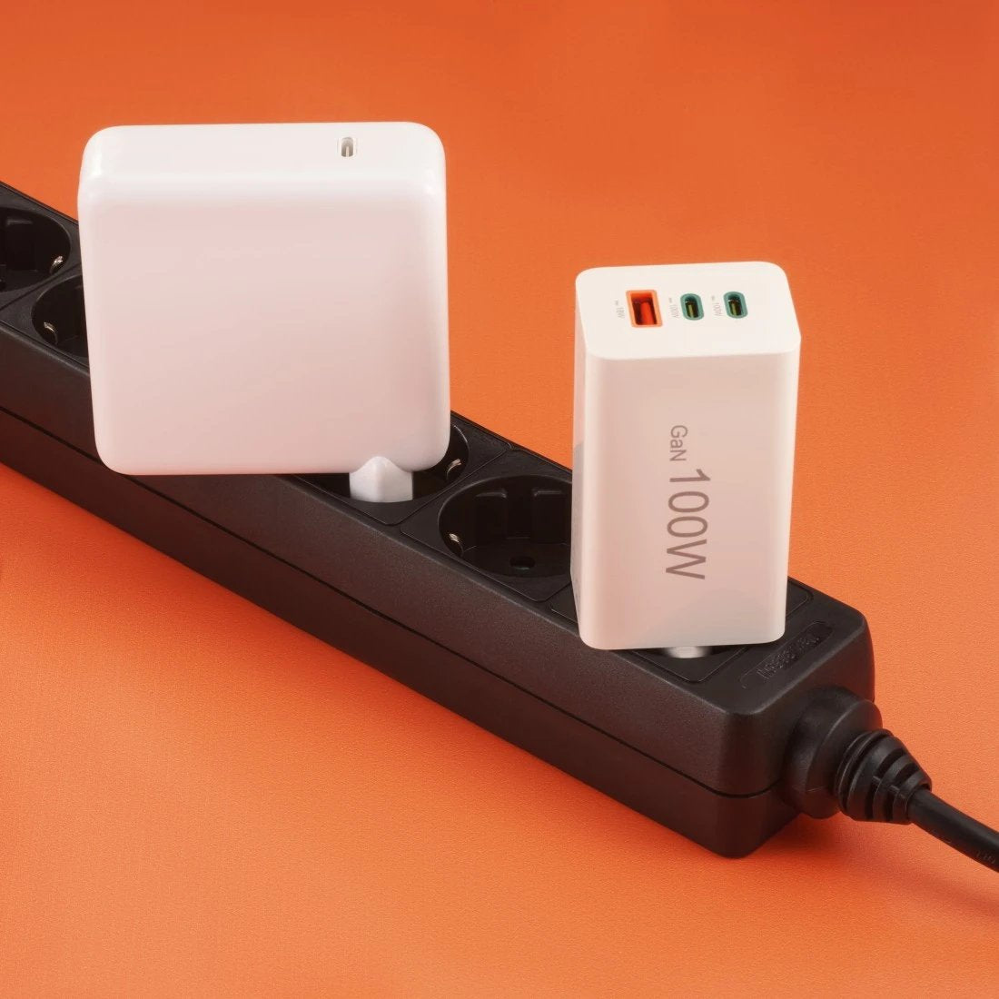 Hama Ladowarka Sieciowa Mini 100w Gan Pd/Qc 2x Usb-C, 1x Usb-A Biala