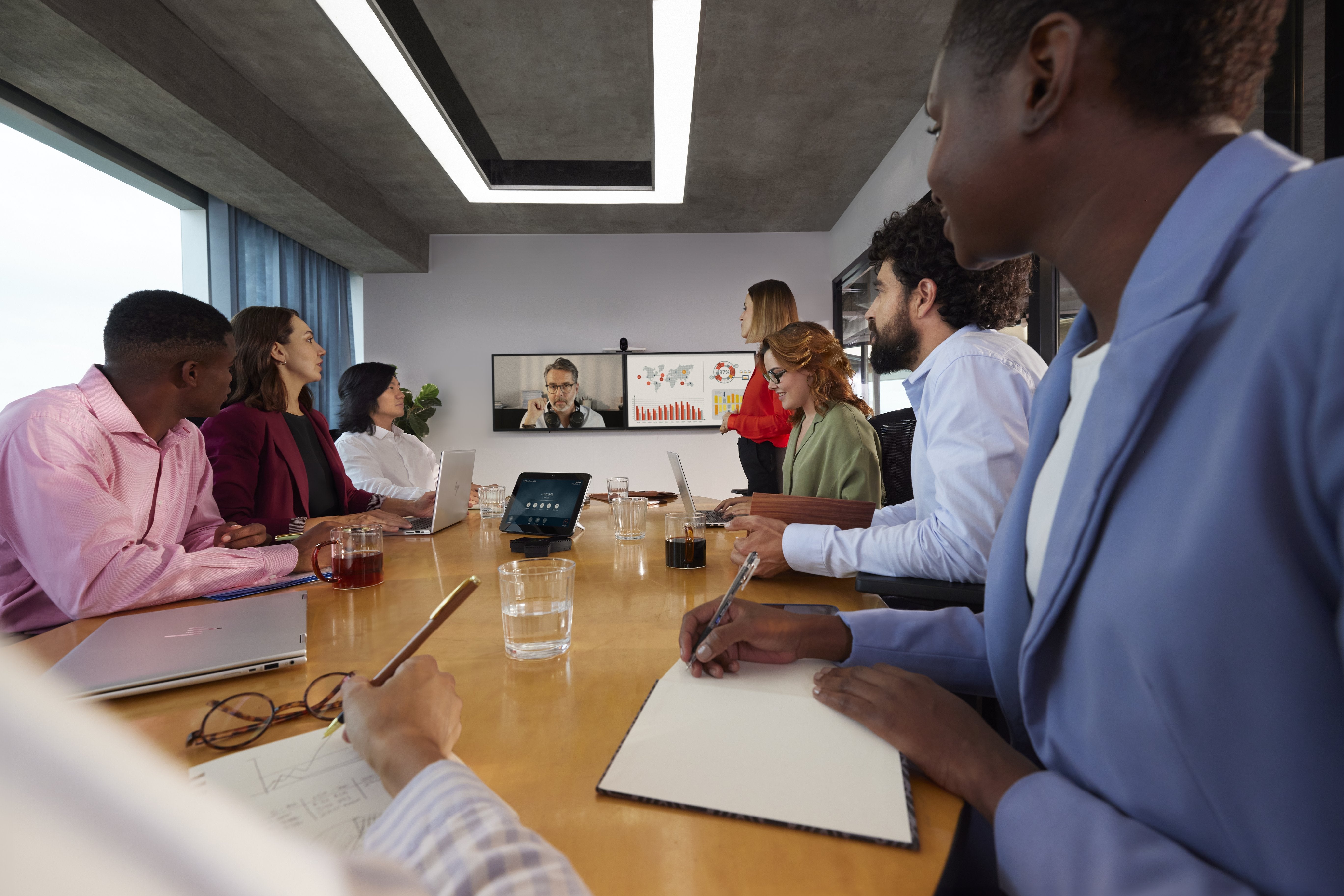 EAN 197961147414 - Poly Studio G62 Video Conferencing System With Mounting Plate Kit No Radio TAA sistema de video conferenci imagen 5