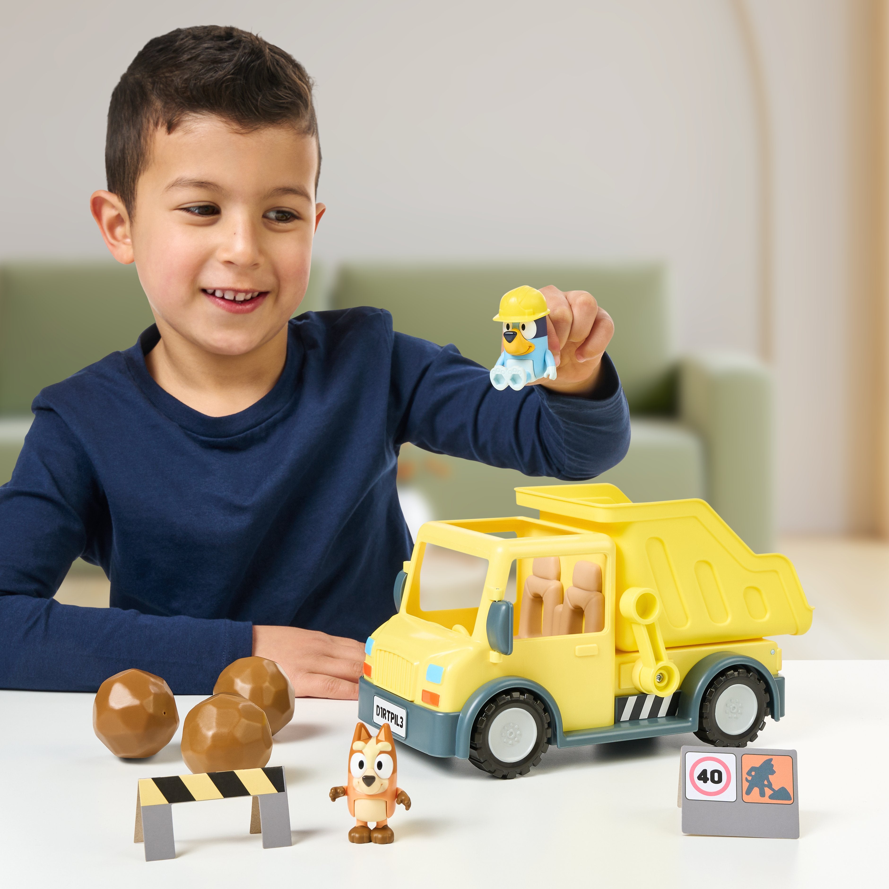 EAN 0630996176733 - Moose Toys Bluey's Dump Truck imagen 4