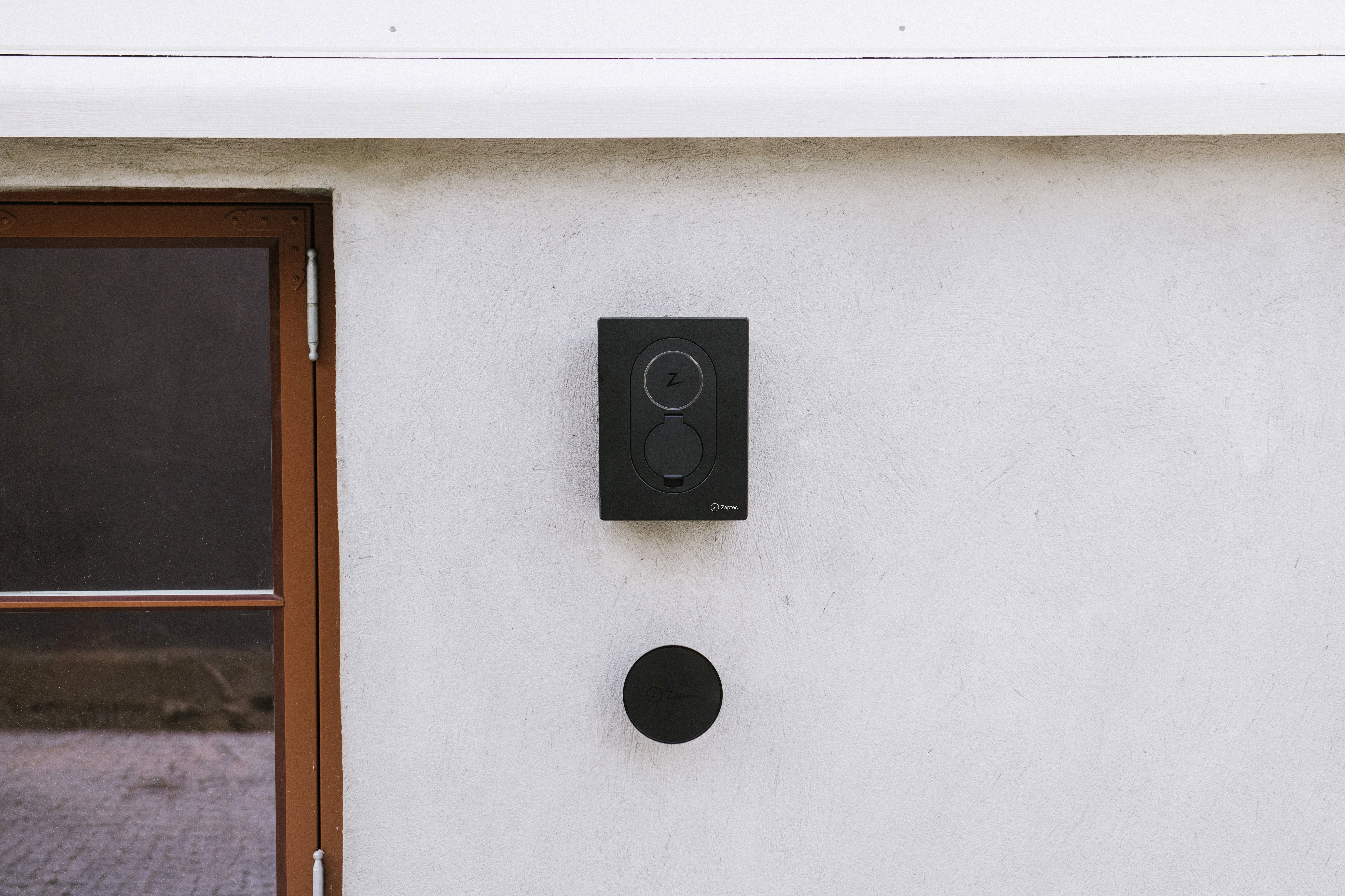 EAN 7090038510377 - Zaptec Go Negro Pared 3 imagen 14
