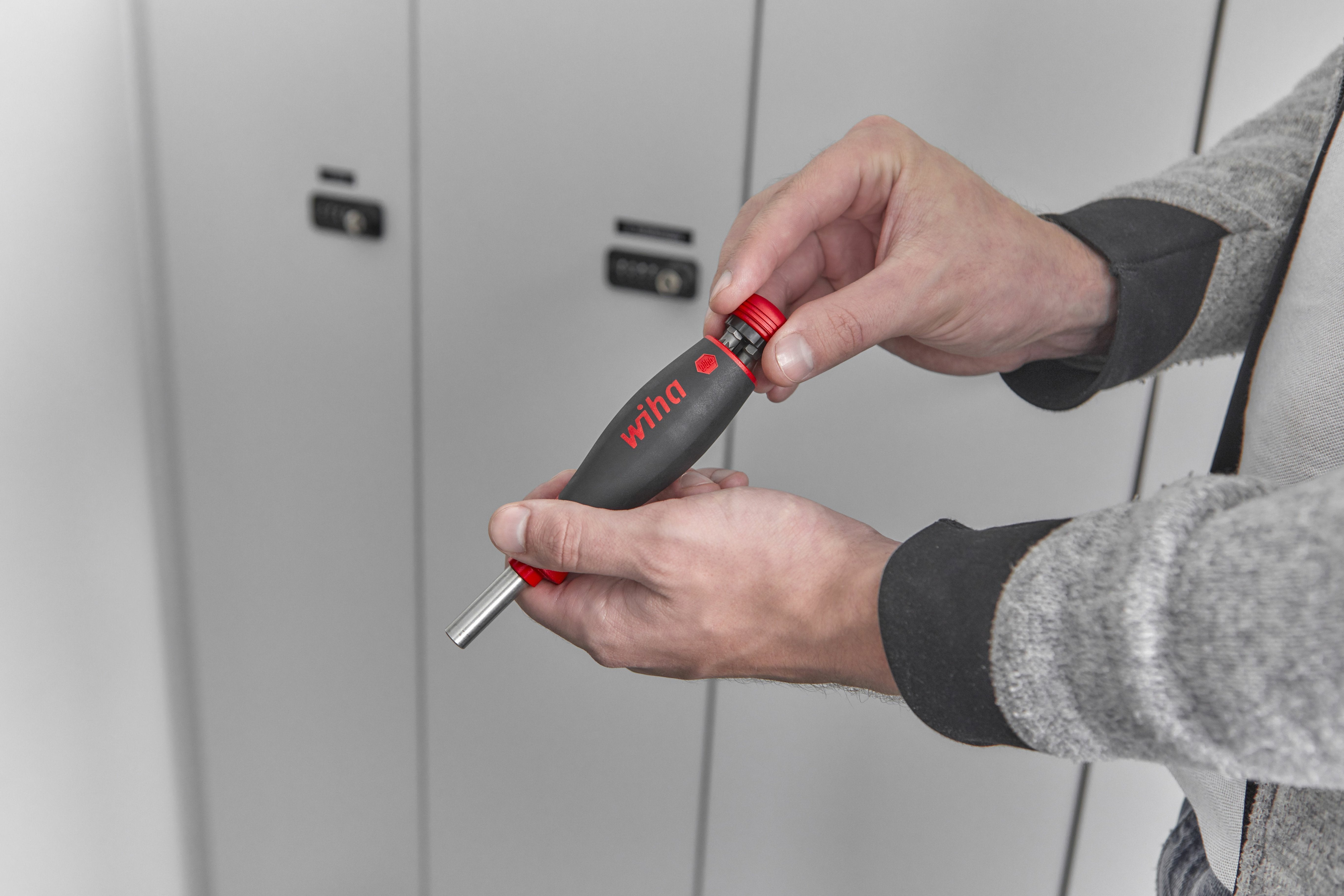 Destornillador Wiha Con Cargador De Puntas Pocketmax Magnético (Negro/Rojo, 9 Piezas)