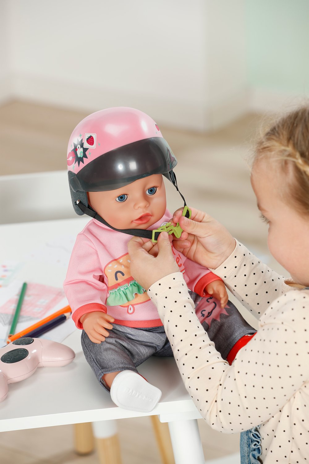 EAN 4001167835937 - BABY born E-Scooter Helmet 43cm Casco de muñeca imagen 7