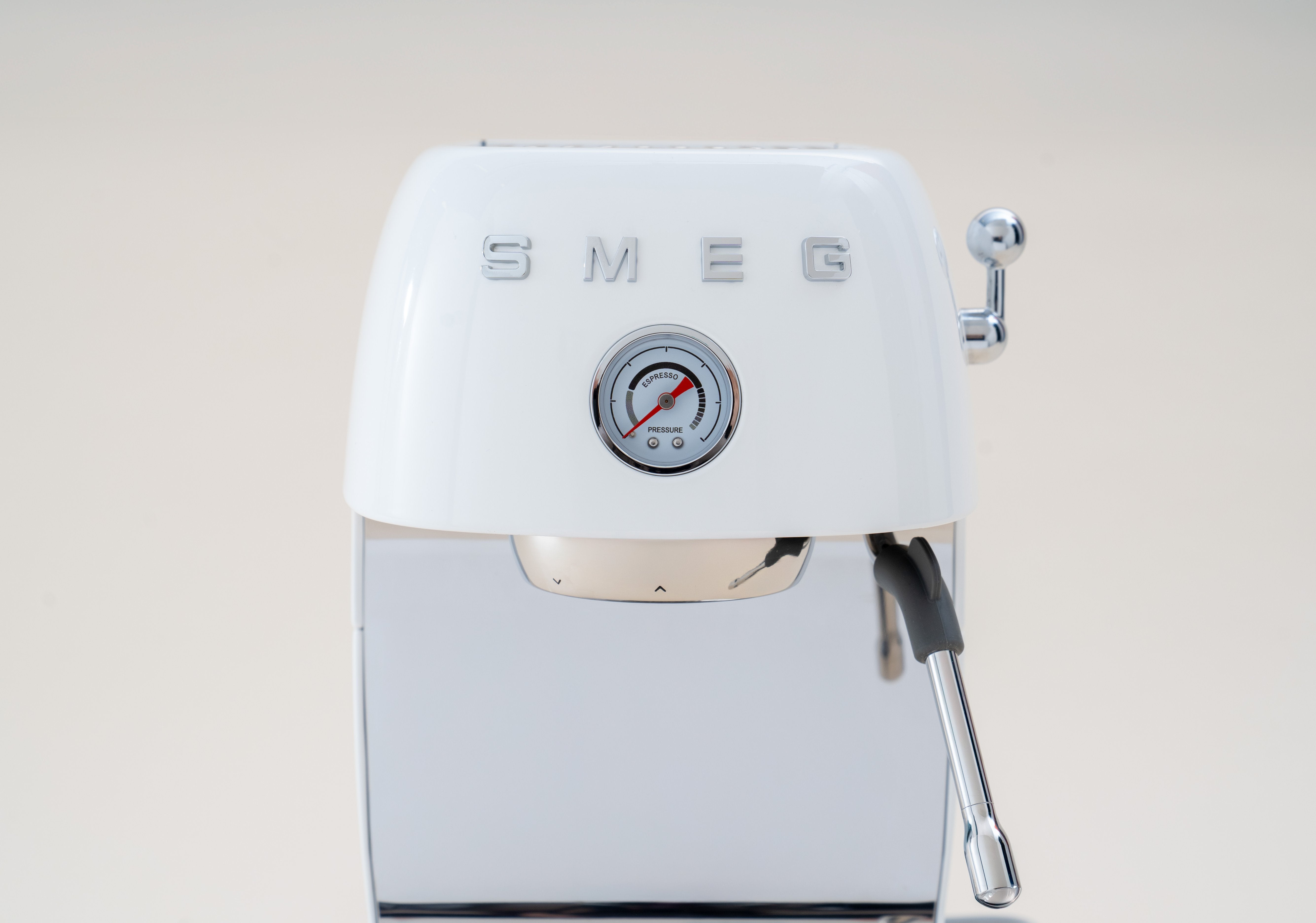 EAN 8017709349424 - Smeg ECF03WHEU cafetera eléctrica Semi-automática Máquina espresso 1,4 L imagen 19
