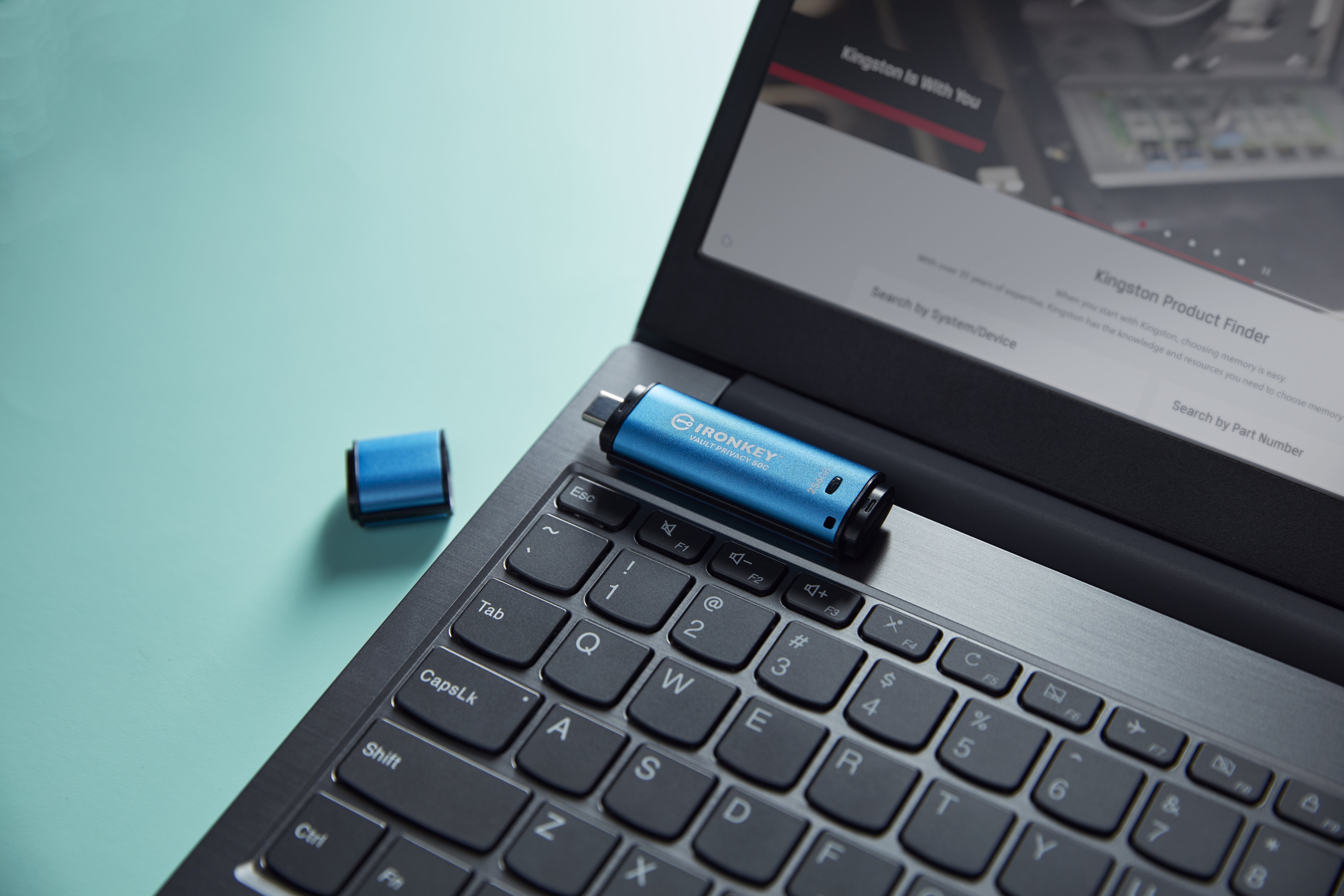 Kingston Ironkey Vault Privacy 50 256 Gb, Lápiz Usb Celeste/Negro