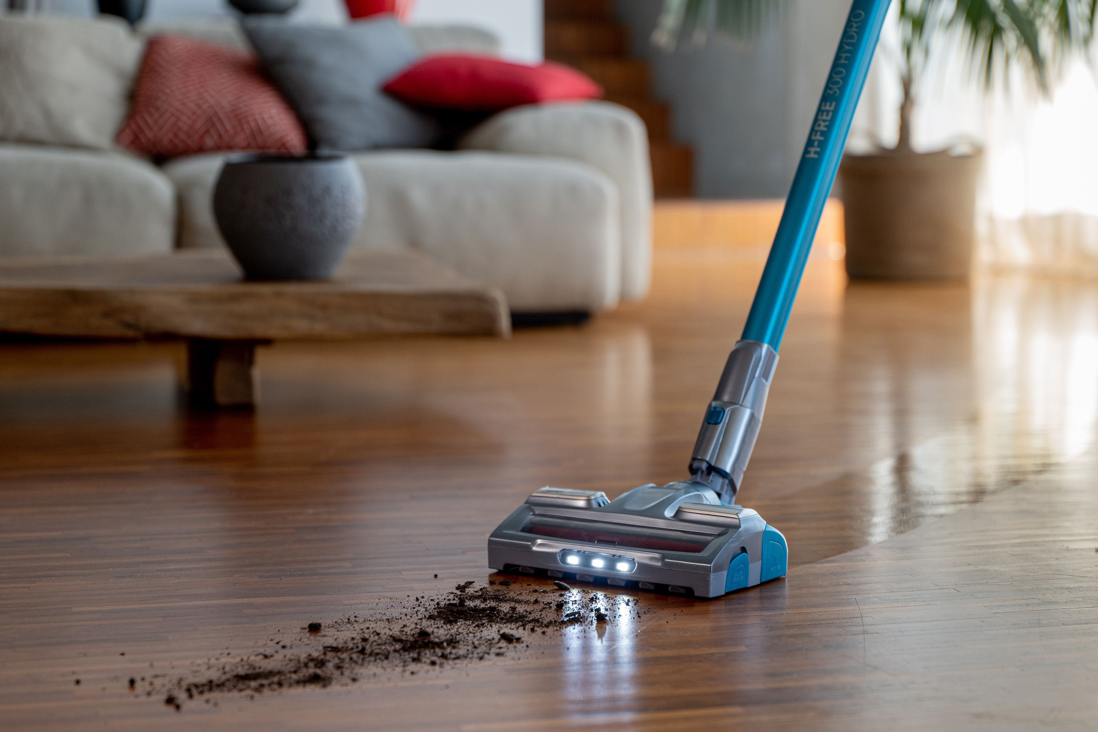 EAN 8059019015675 - Hoover HF322YHM 011 Aspiradora escoba 2 en 1 Batería Secar Tela Sin bolsa 0,7 L 280 W Gris imagen 5