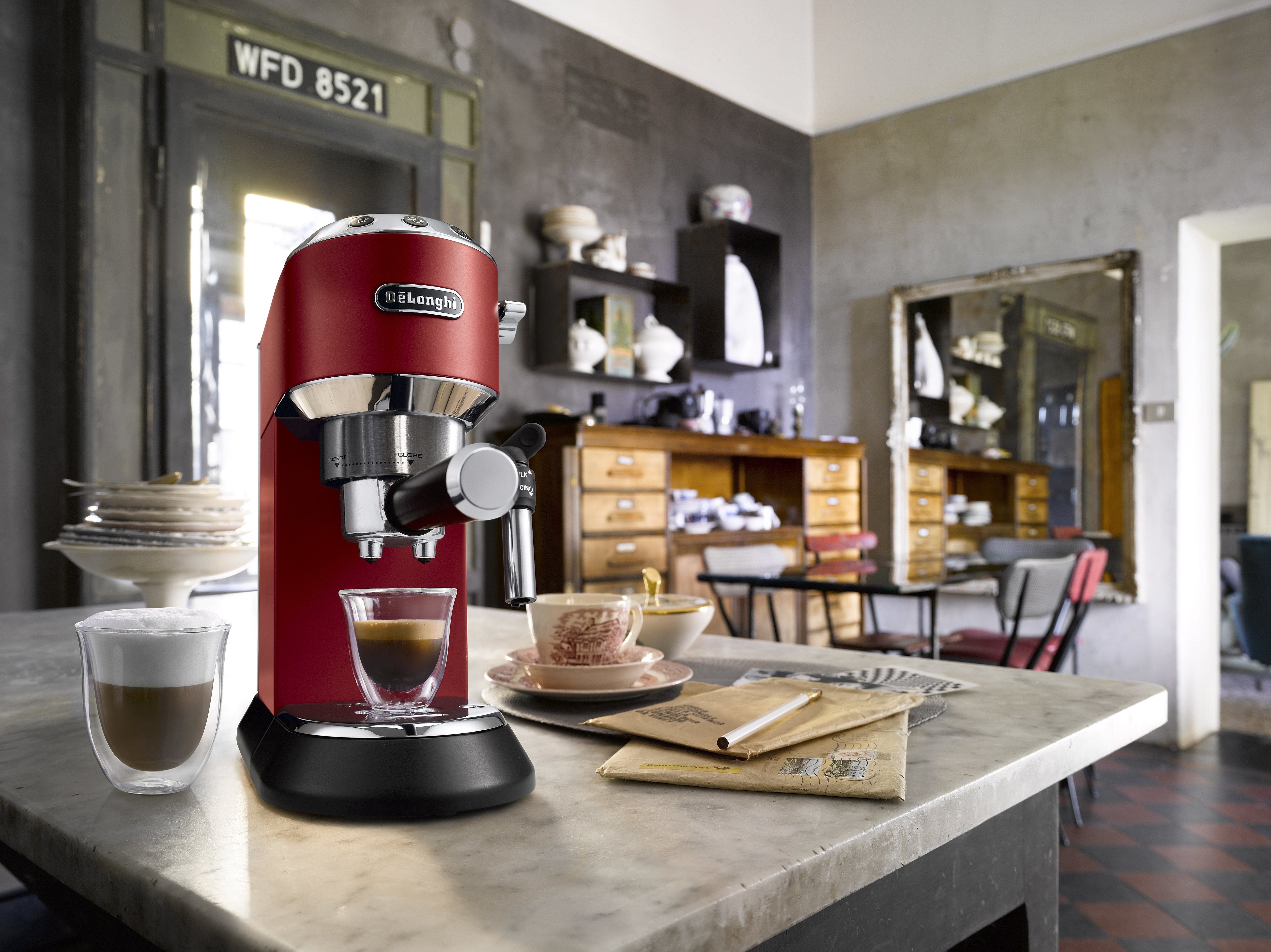 EAN 8004399331204 - De’Longhi Dedica Style EC 685.R Semi-automática Máquina espresso 1,1 L imagen 6