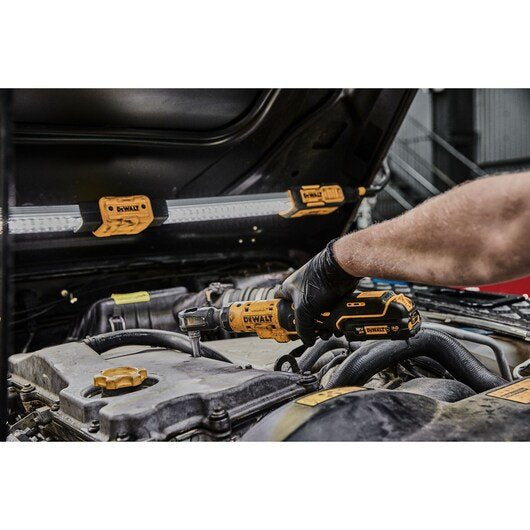 EAN 5035048789353 - DeWALT DCF504L1G-QW atornilladora de impacto con batería 1/4" 250 RPM 54 Nm Negro, Amarillo 12 V imagen 6