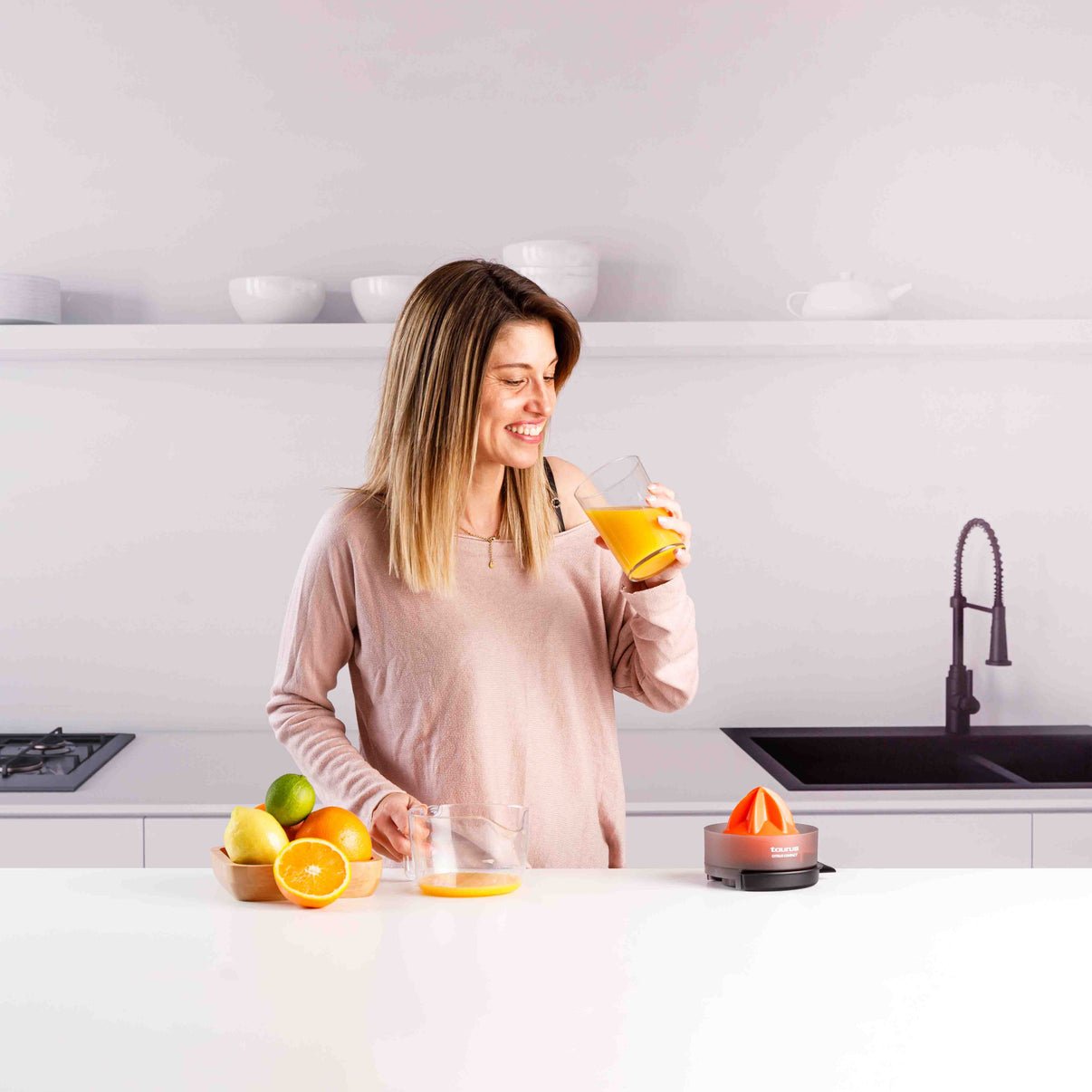 Taurus Citrus Compact Exprimidor Eléctrico Con Brazo 30 W Negro, Naranja, Transparente