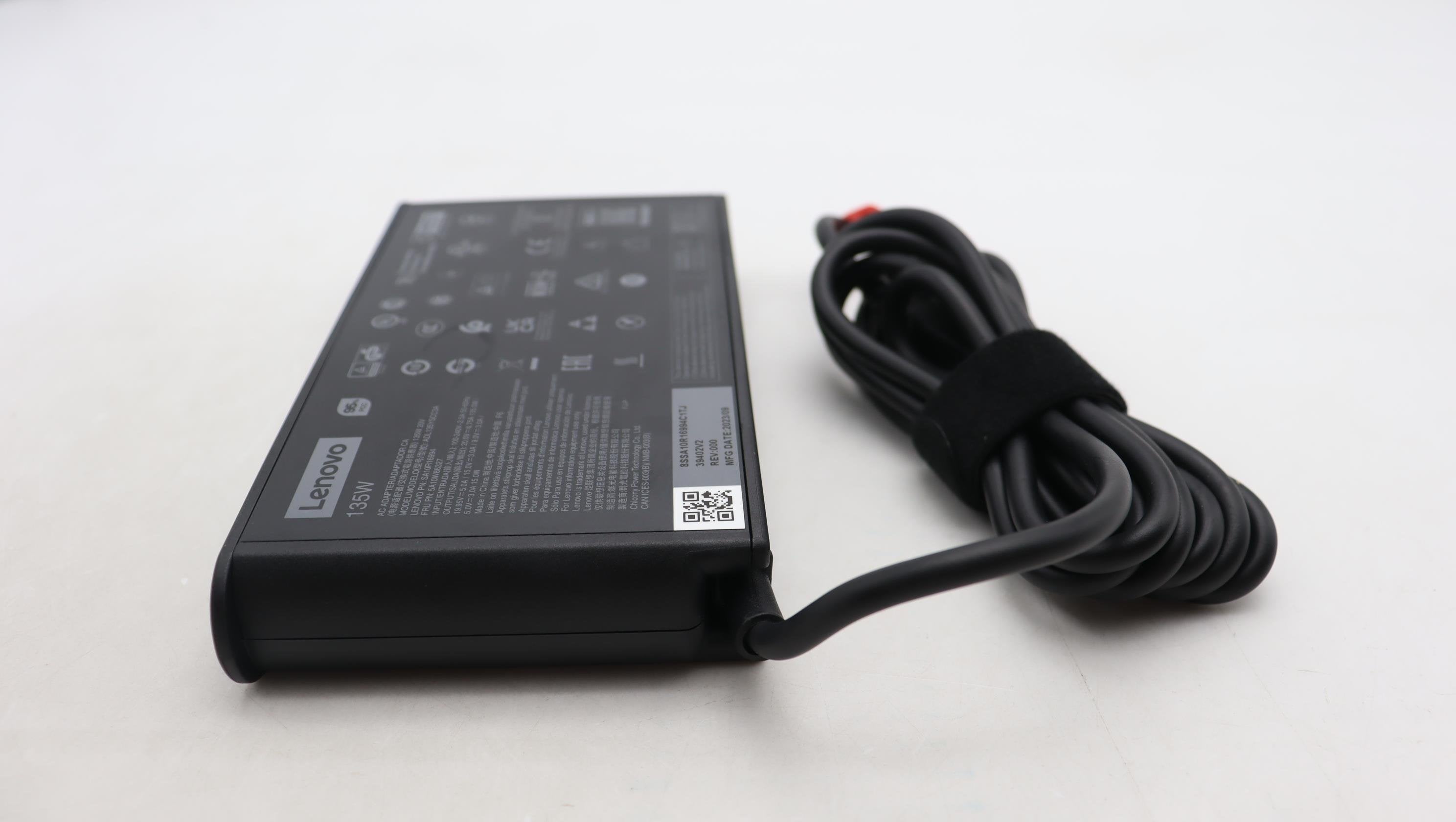 EAN 5715063311493 - Lenovo 5A10W86327 adaptador e inversor de corriente Interior 135 W Negro imagen 7