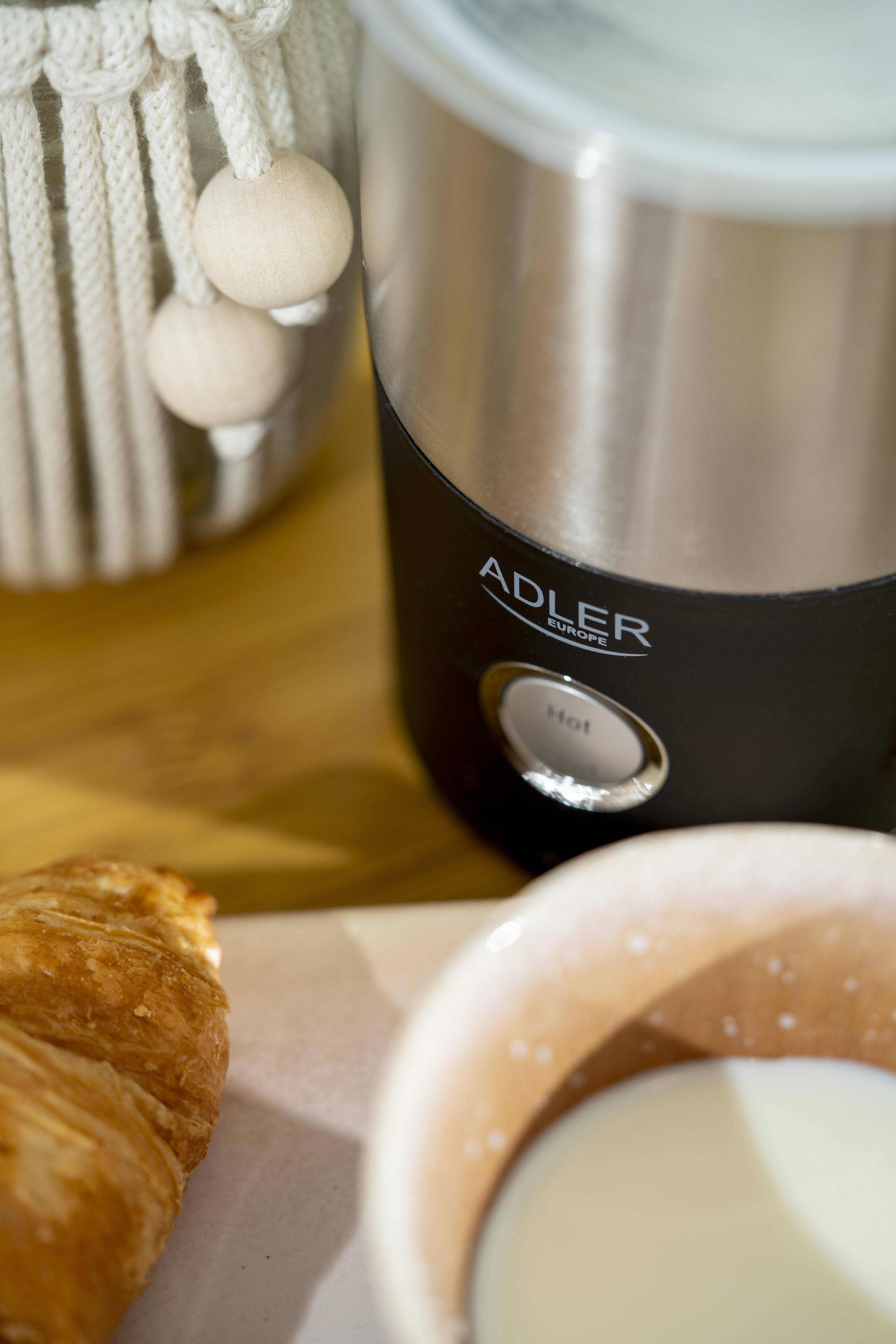 Espumador Adler Ad 4497 O Calentador De Leche Automático Negro