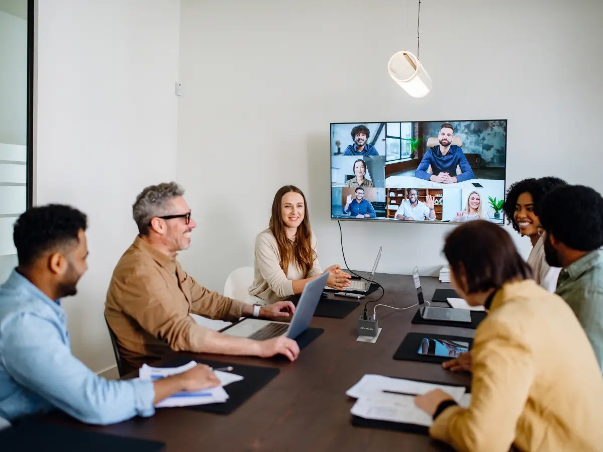 Avermedia Ladedock, Core Go Gc313 Negro, 100w Gan, Hdmi