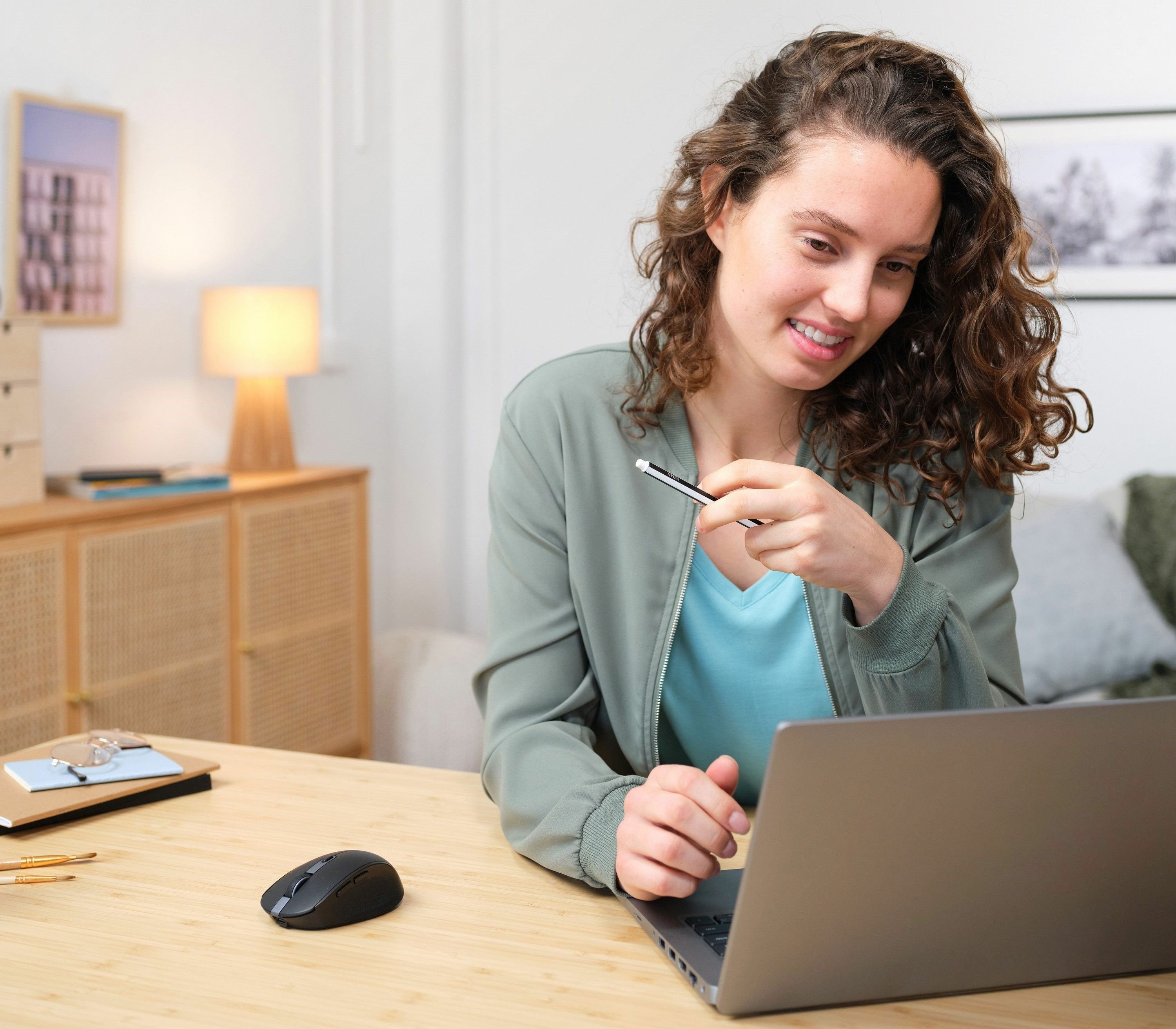 Ratón Inalámbrico Por Bluetooth Trust Ozaa Compact Wireless Batería Recargable Hasta 3200 Dpi Negro