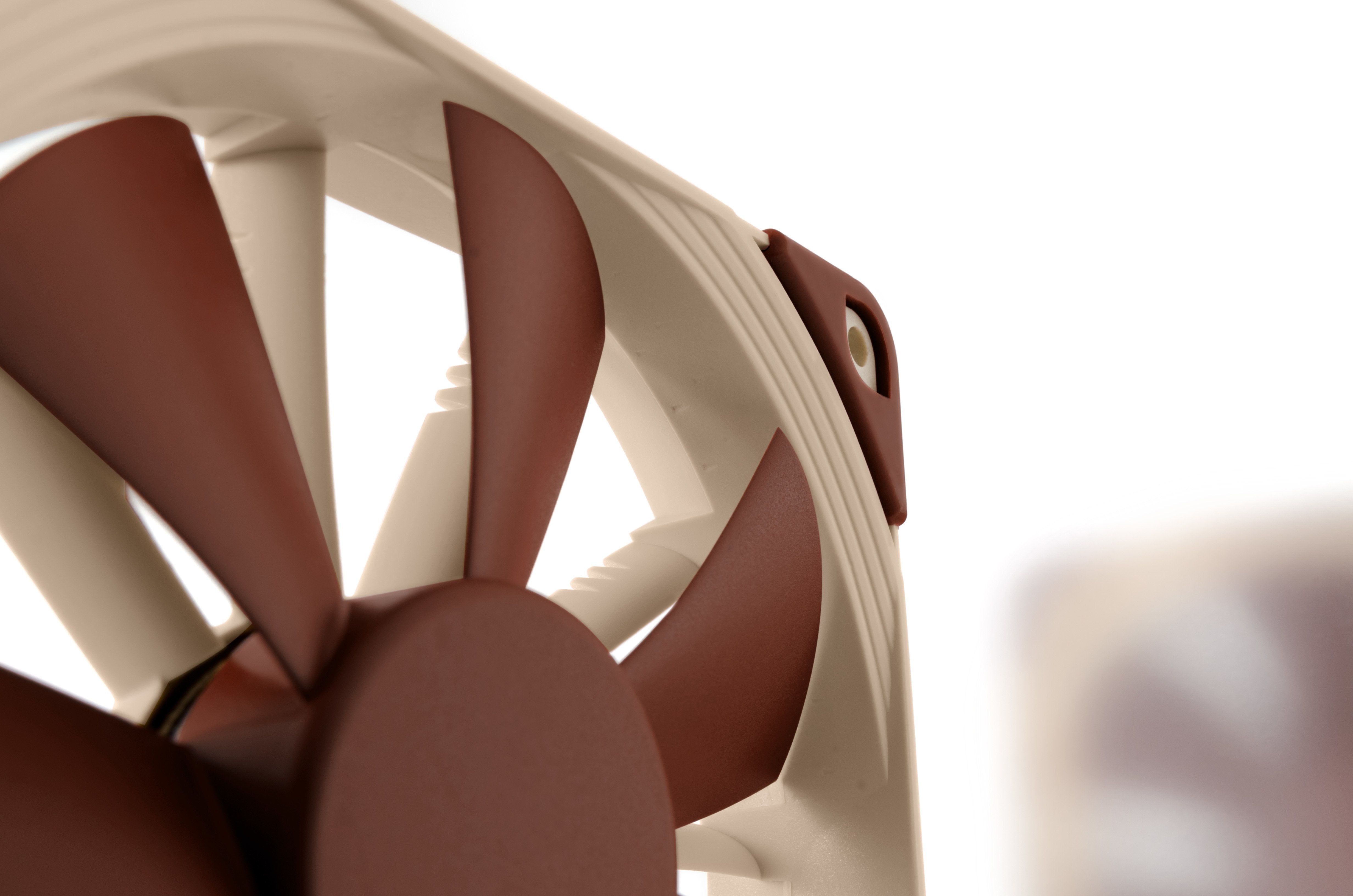 EAN 0841501110269 - Noctua NF-F12 Carcasa del ordenador Ventilador 12 cm Beige, Marrón imagen 5
