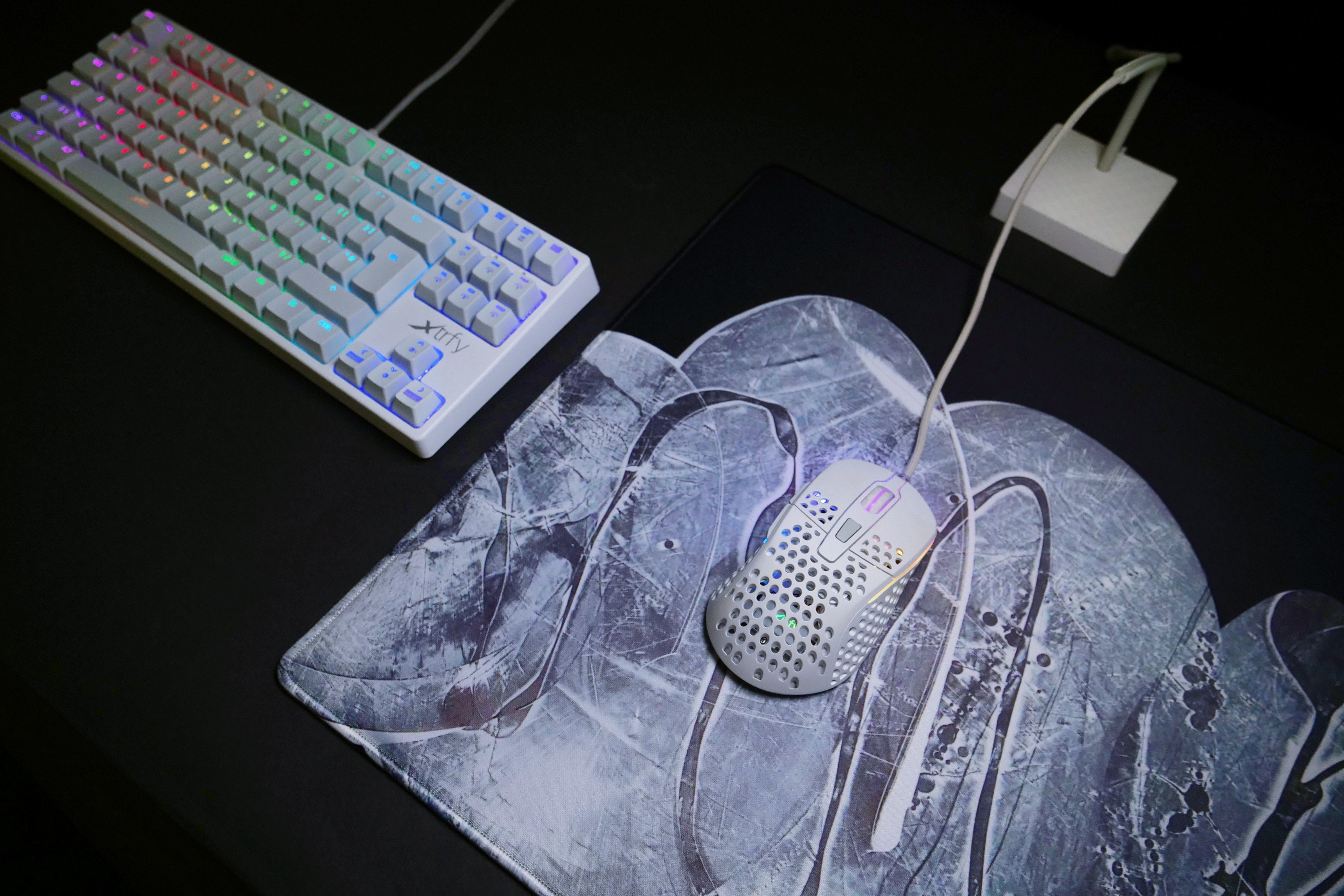 EAN 7340086909341 - CHERRY XTRFY GP4 Alfombrilla de ratón para juegos Negro, Gris, Blanco imagen 13