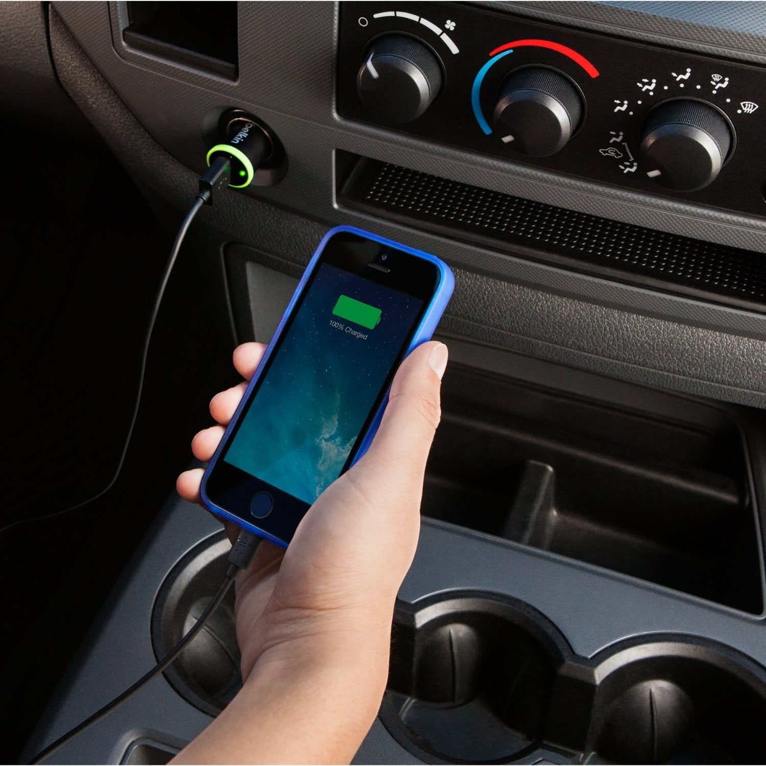 EAN 0745883678730 - Belkin Car Charger, 1A Universal Rosa Encendedor de cigarrillos Auto imagen 2